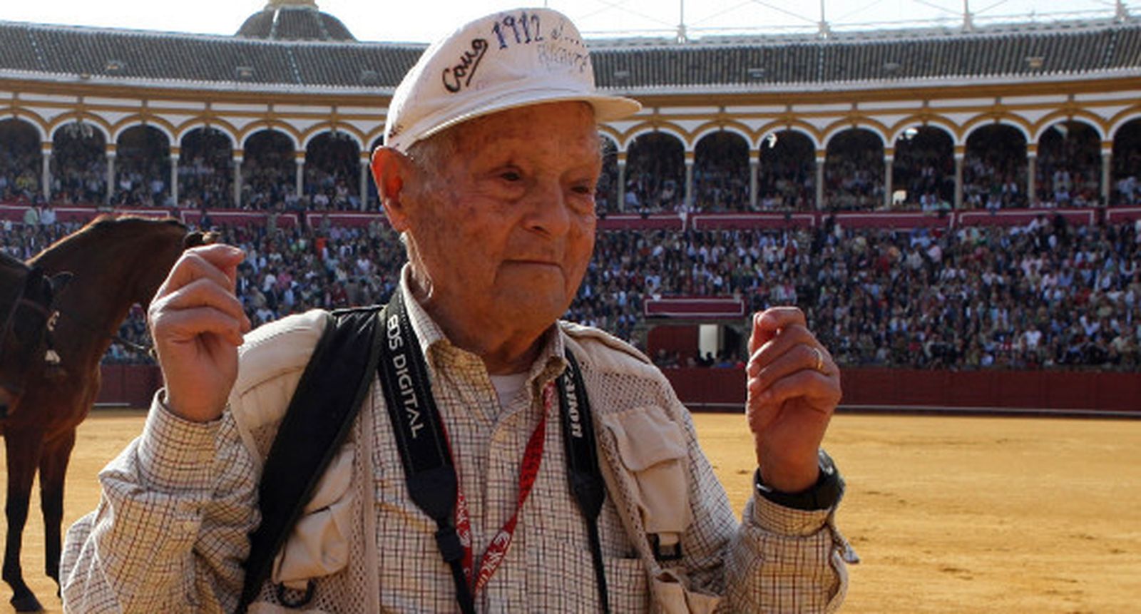 Fallece el fotógrafo taurino Canito a los 103 años