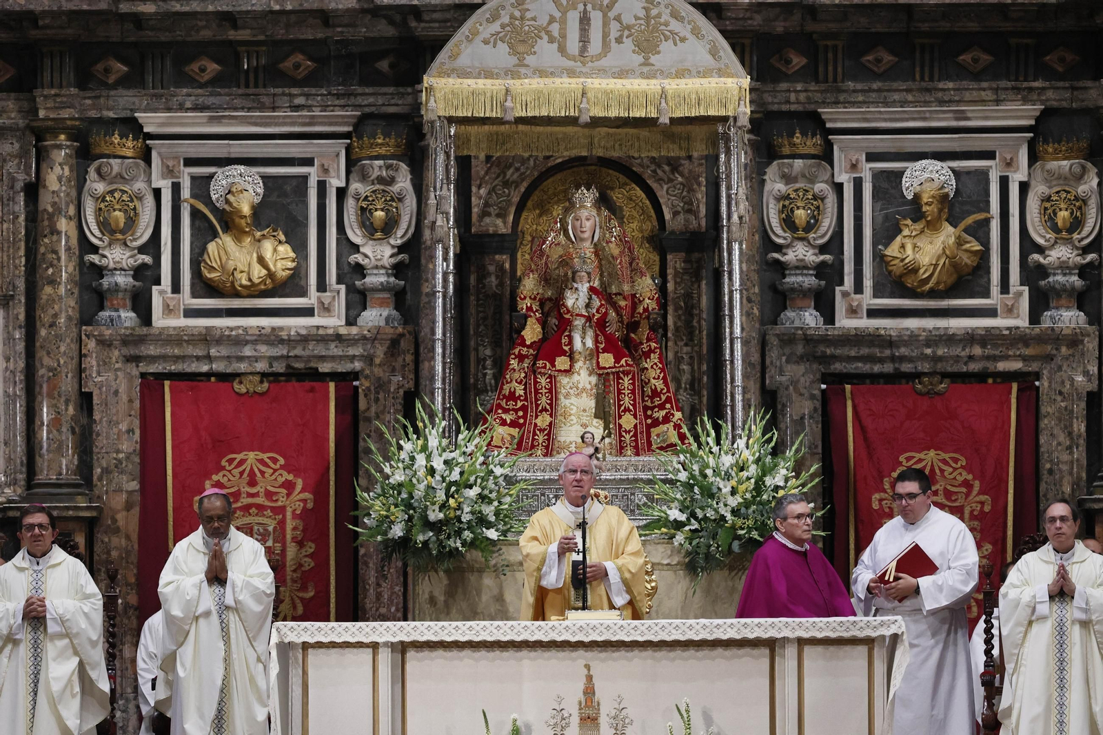 La ordenación de seis nuevos diáconos, entre ellos el Hermano Pablo, secretario del Cardenal Amigo