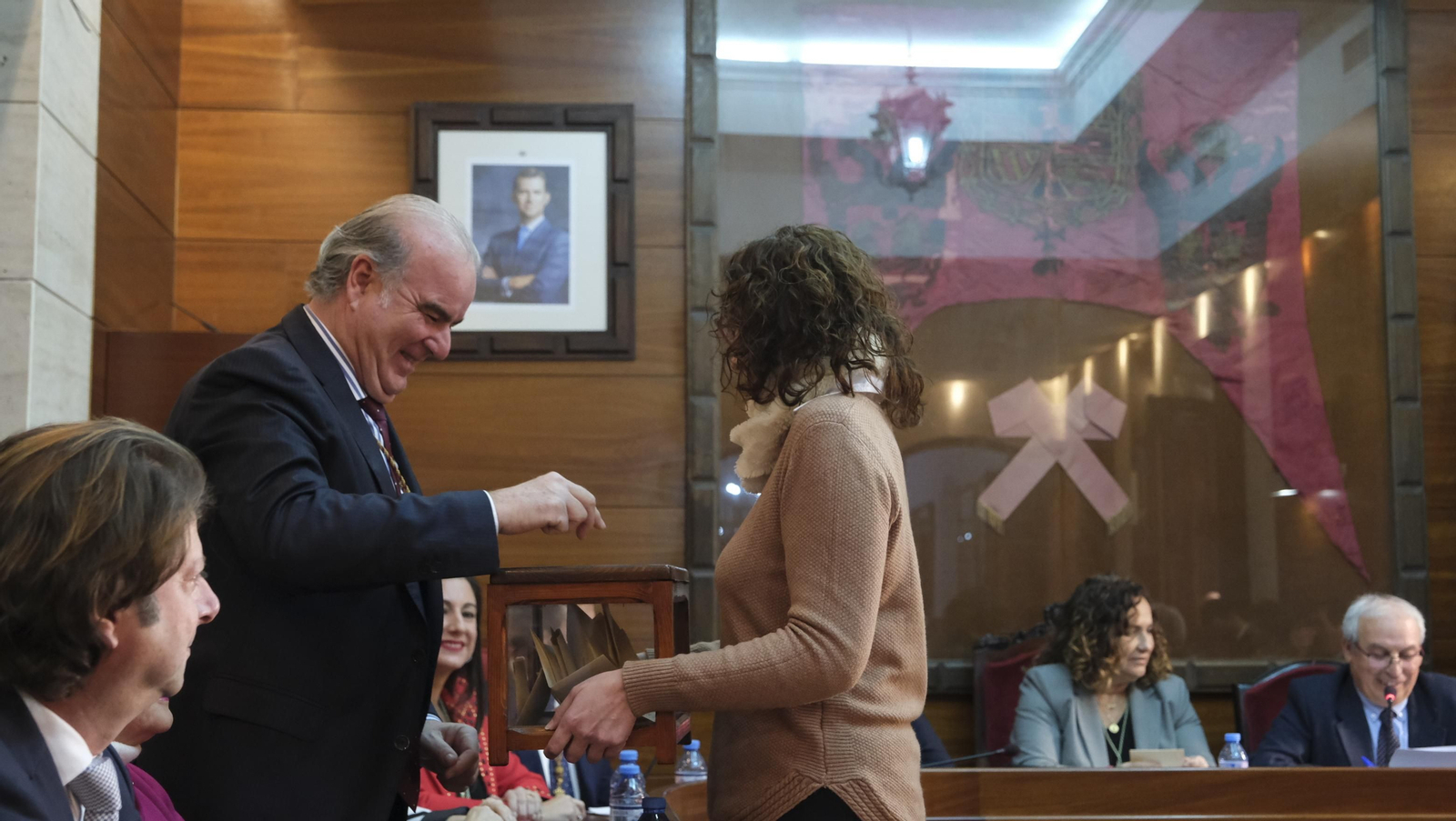 Imágenes de la investidura del nuevo Alcalde de Vera, Alfonso García Ramos