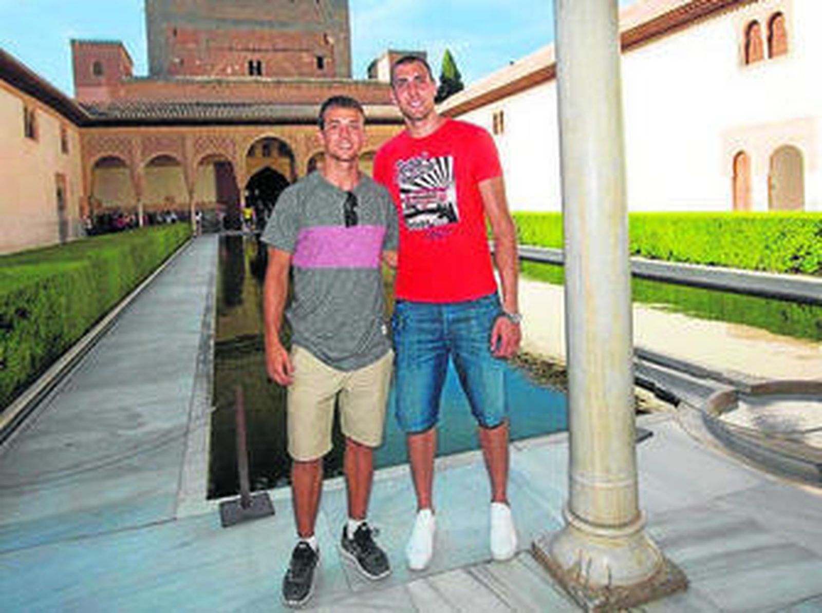 Kevin Pangos y Pablo Aguilar, en La Alhambra.