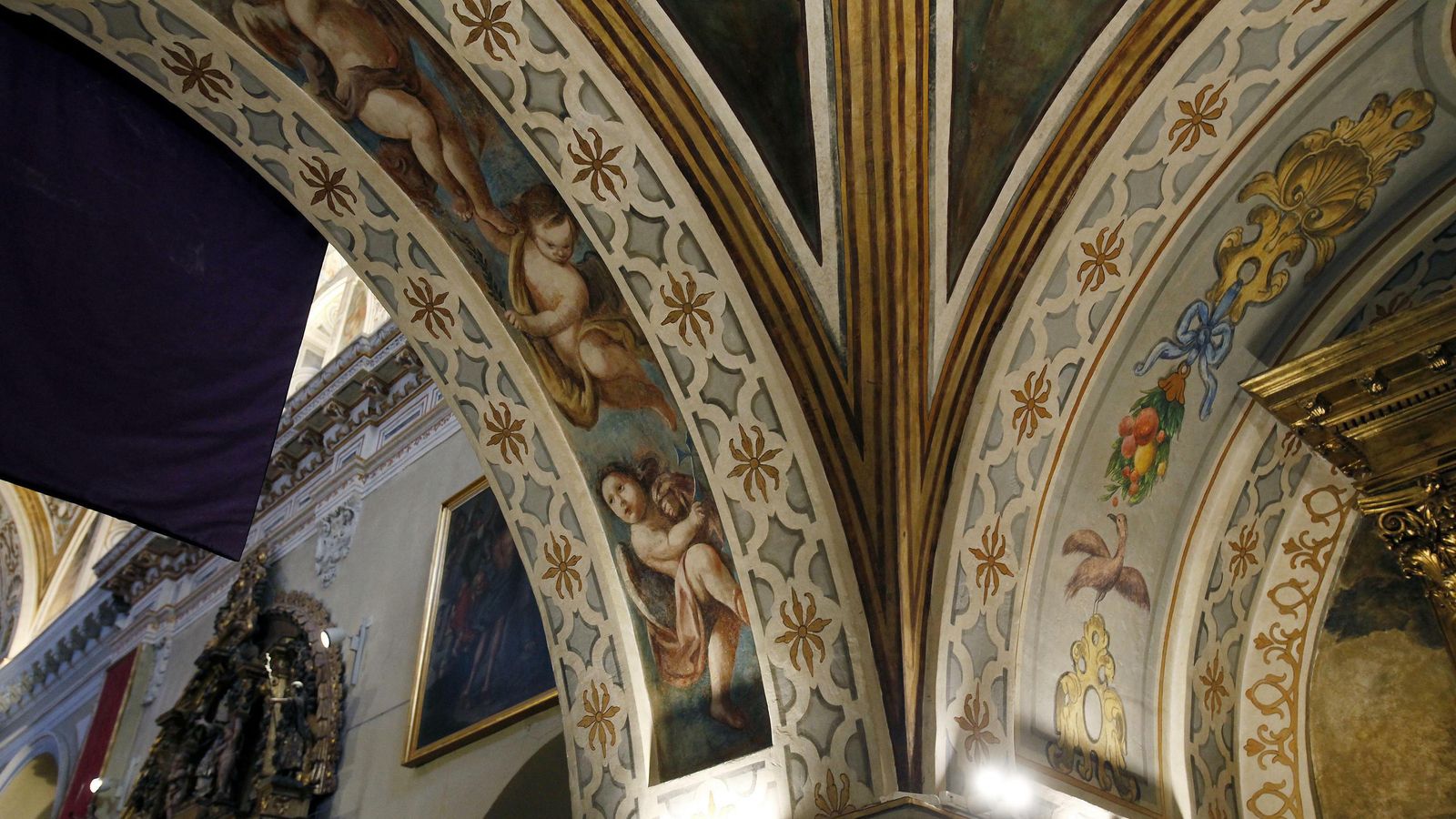 8-Detalle de la decoración de la arquería del coro.