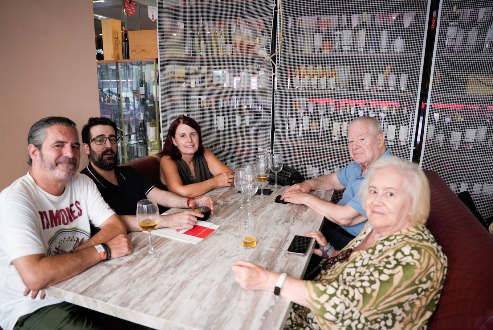 Los almerienses disfrutan del martes en la Feria del Mediodía