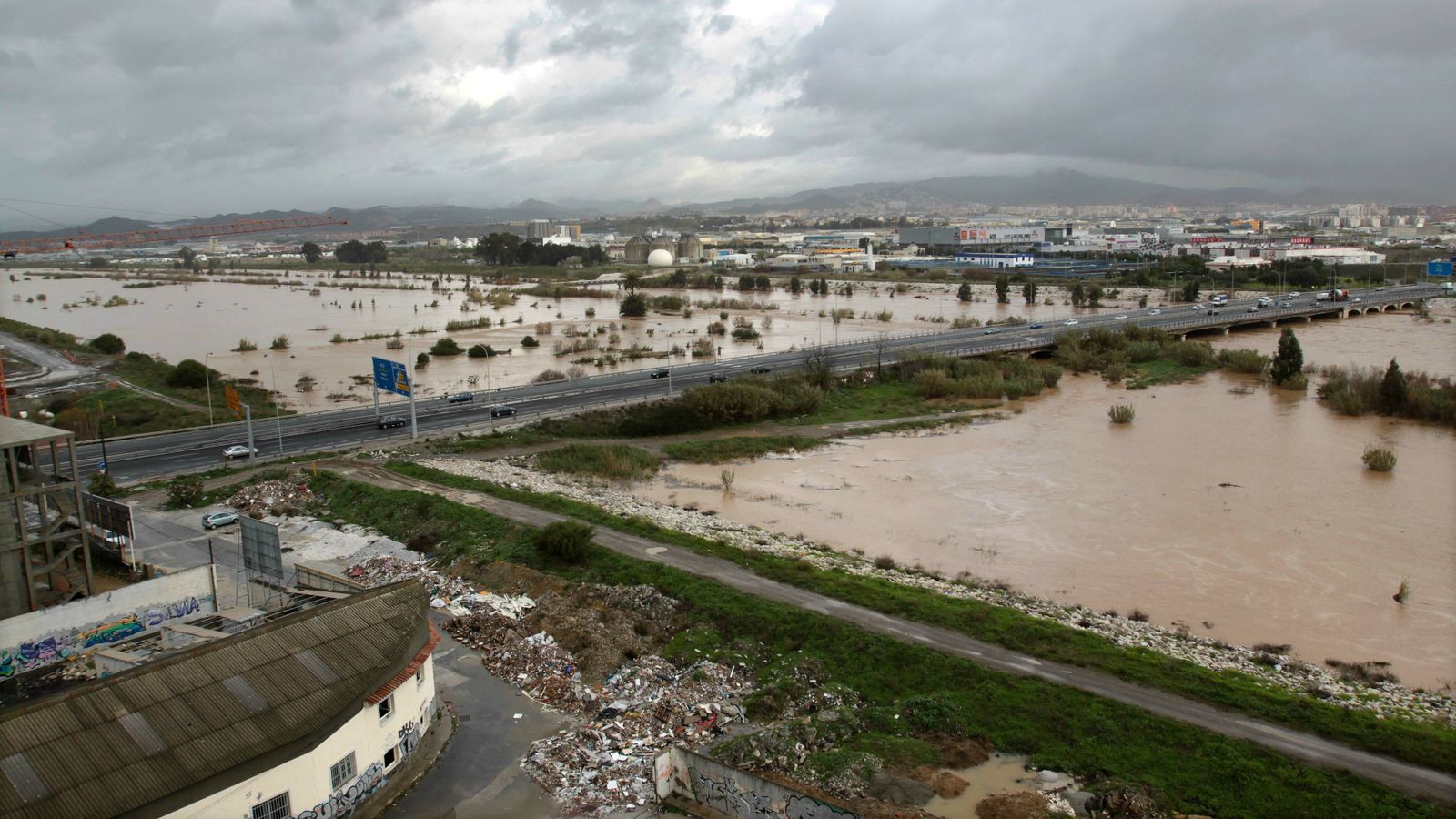 Vista del río Guadalhorce tras unas intensas lluvias.