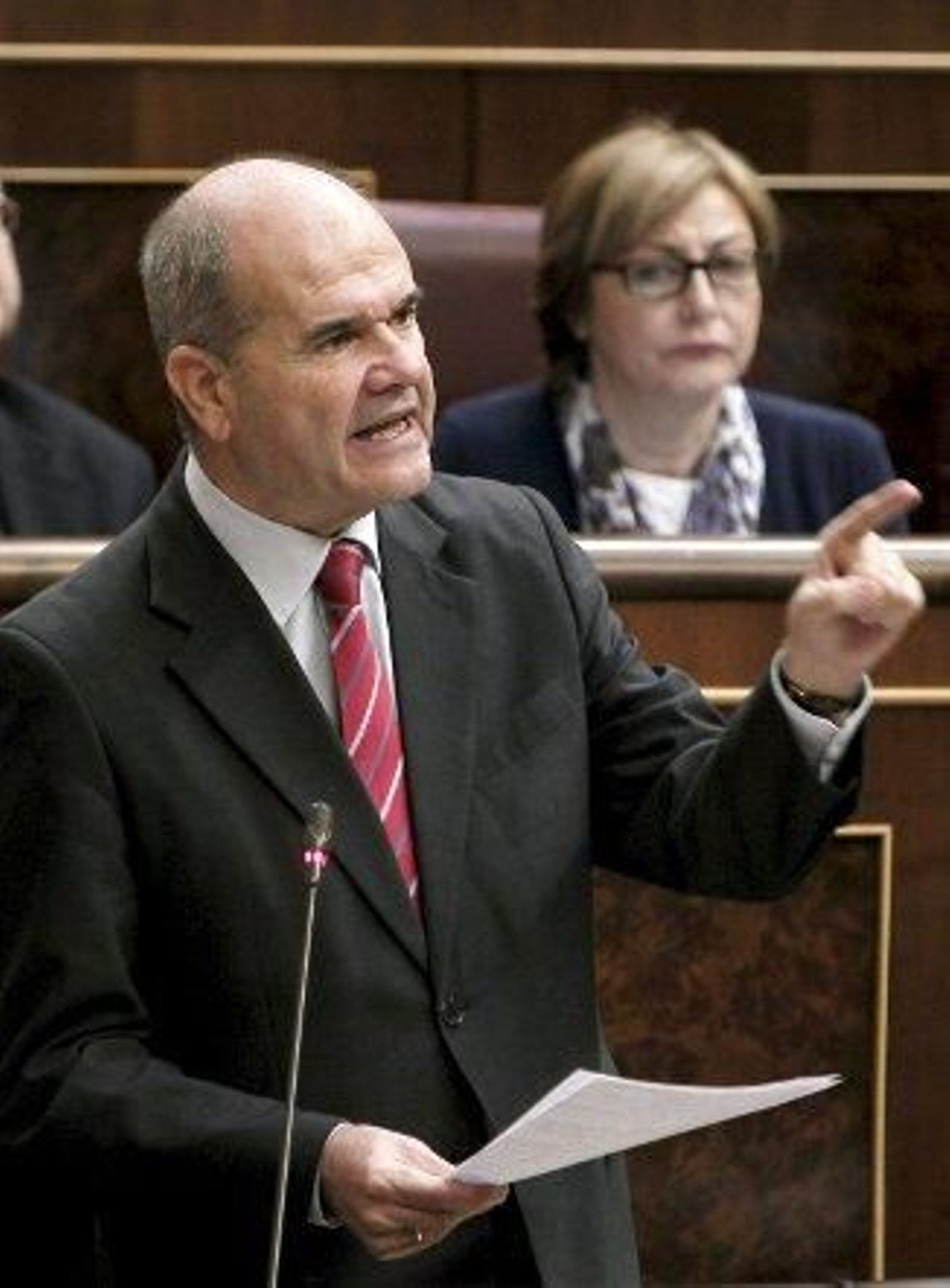 Chaves: "El Gobierno propondrá una regla de gasto para las CCAA"