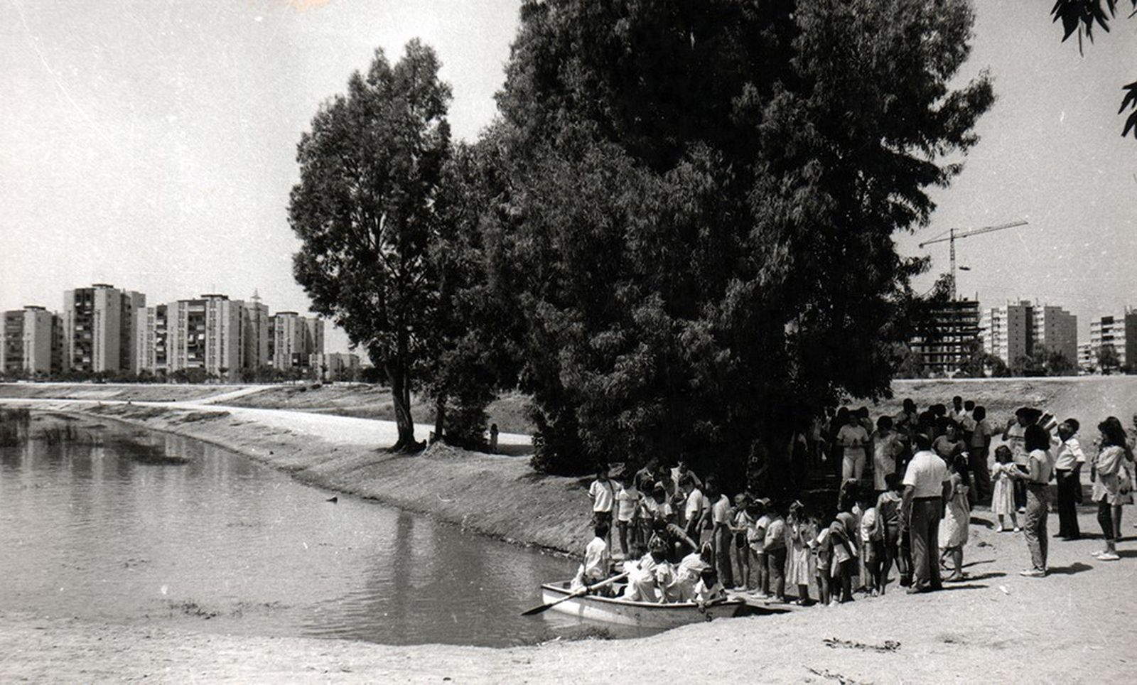 El lago grande del Parque de Miraflores a finales de los años 80.