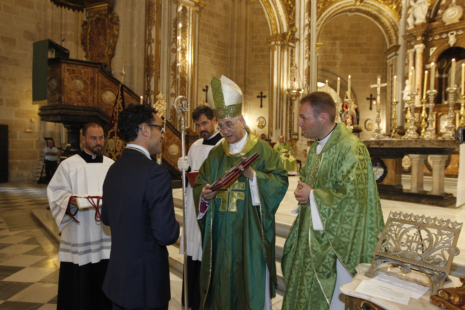Fotogalería toma posesión nuevo Presidente Agrupación Cofradías Almería-Isaac Vilches