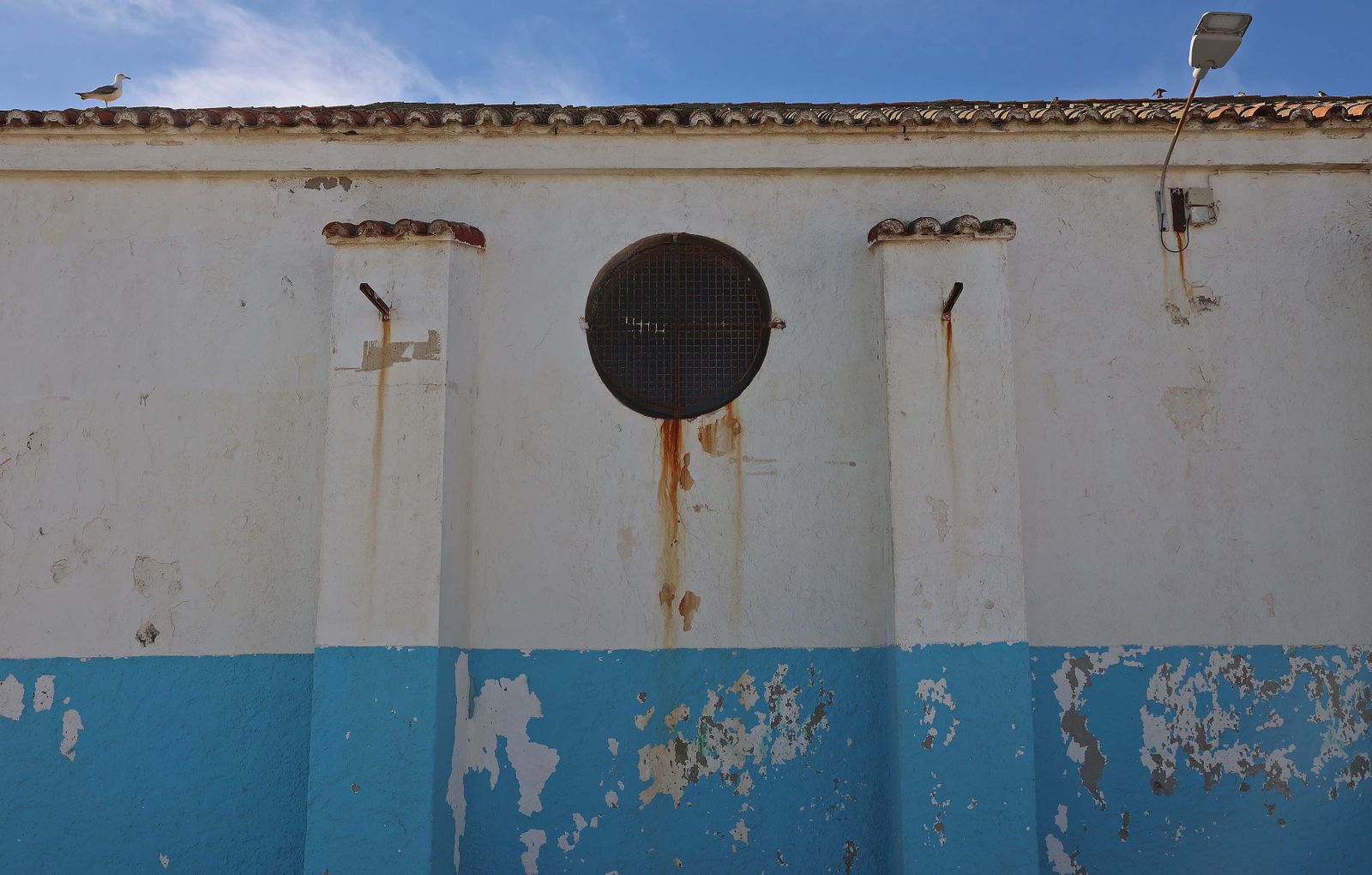 Imágenes de los desperfectos de la iglesia Nuestra Señora del Carmen en La Línea