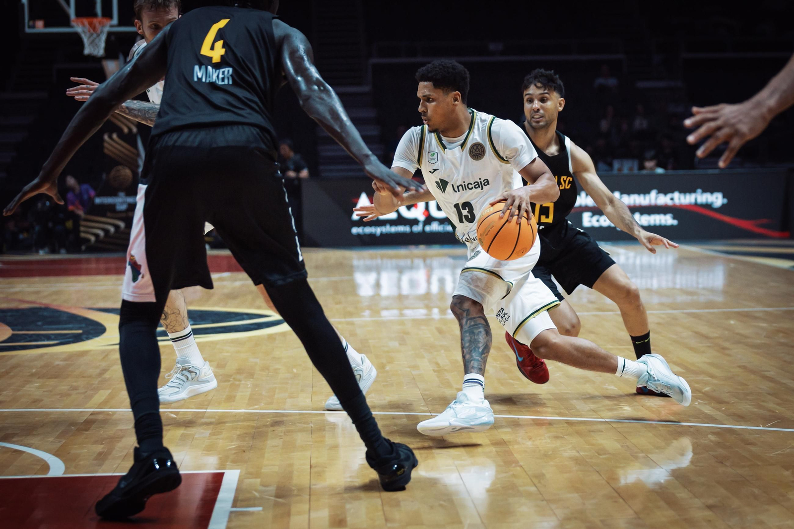 Las fotos del Unicaja - Al Ahli de la Copa Intercontinental de baloncesto