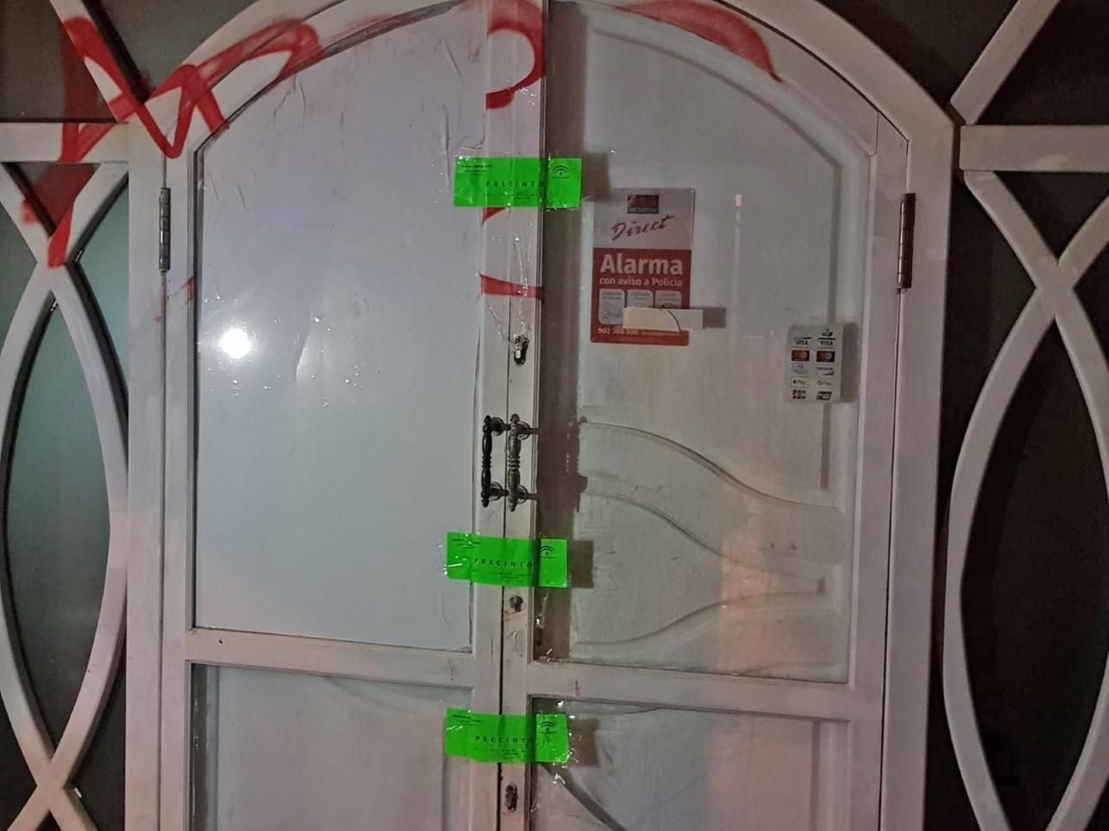 Precinto del local en Cádiz.