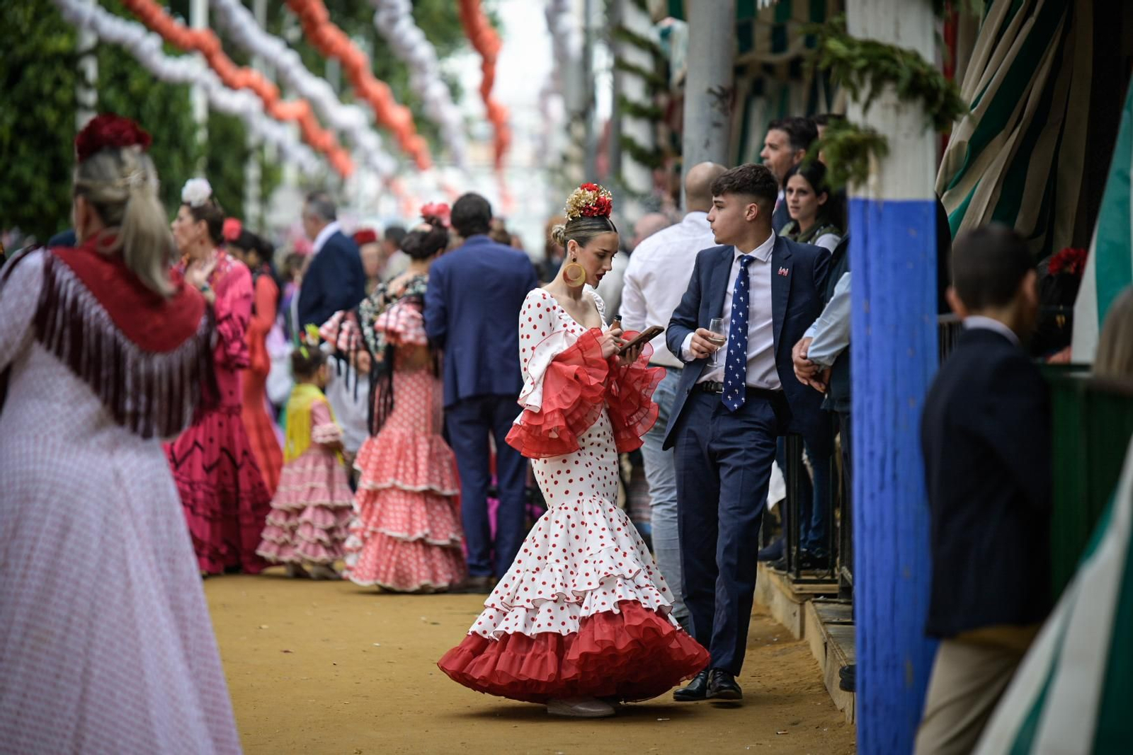 Fotos del bonito ambiente por las calles del real de la Feria de Sevilla