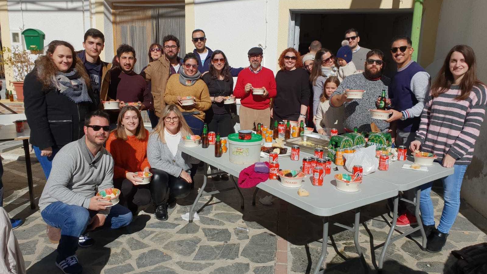 Romeros disfrutan de la gastronomía de Bacares