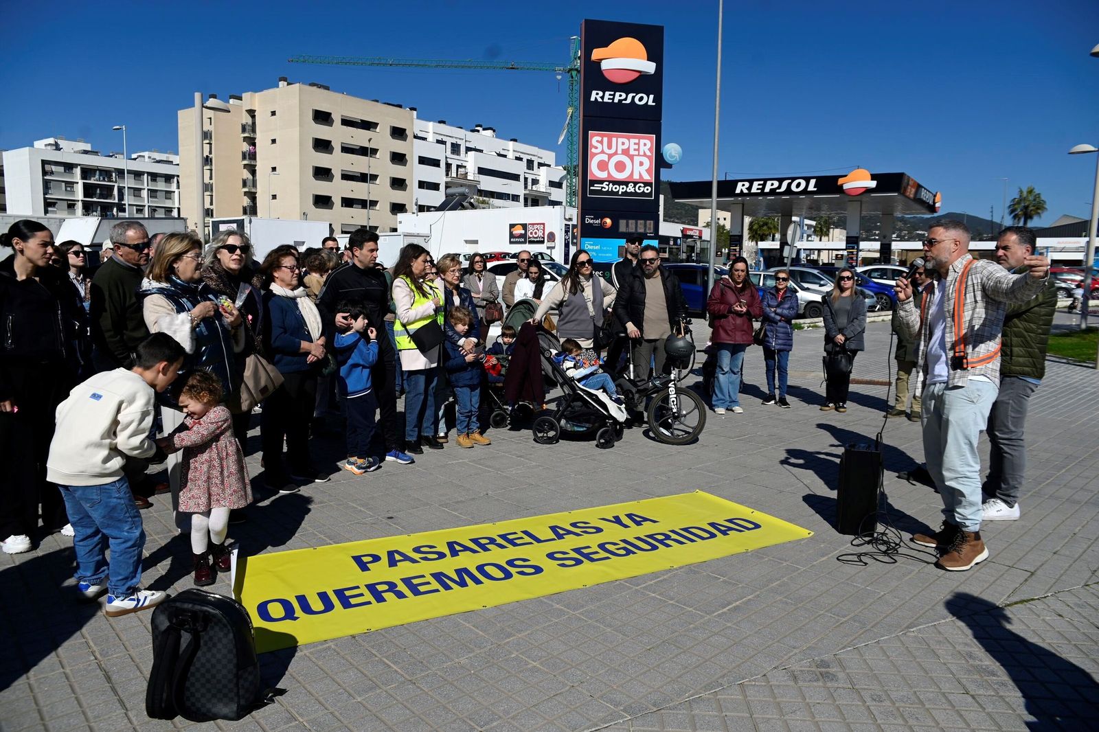 Protesta de los vecinos de Huerta de Santa Isabel - Turruñuelos.