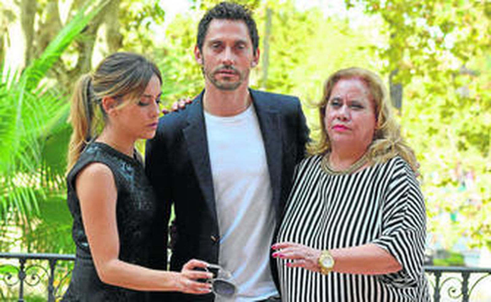 Carmina se ríe del luto