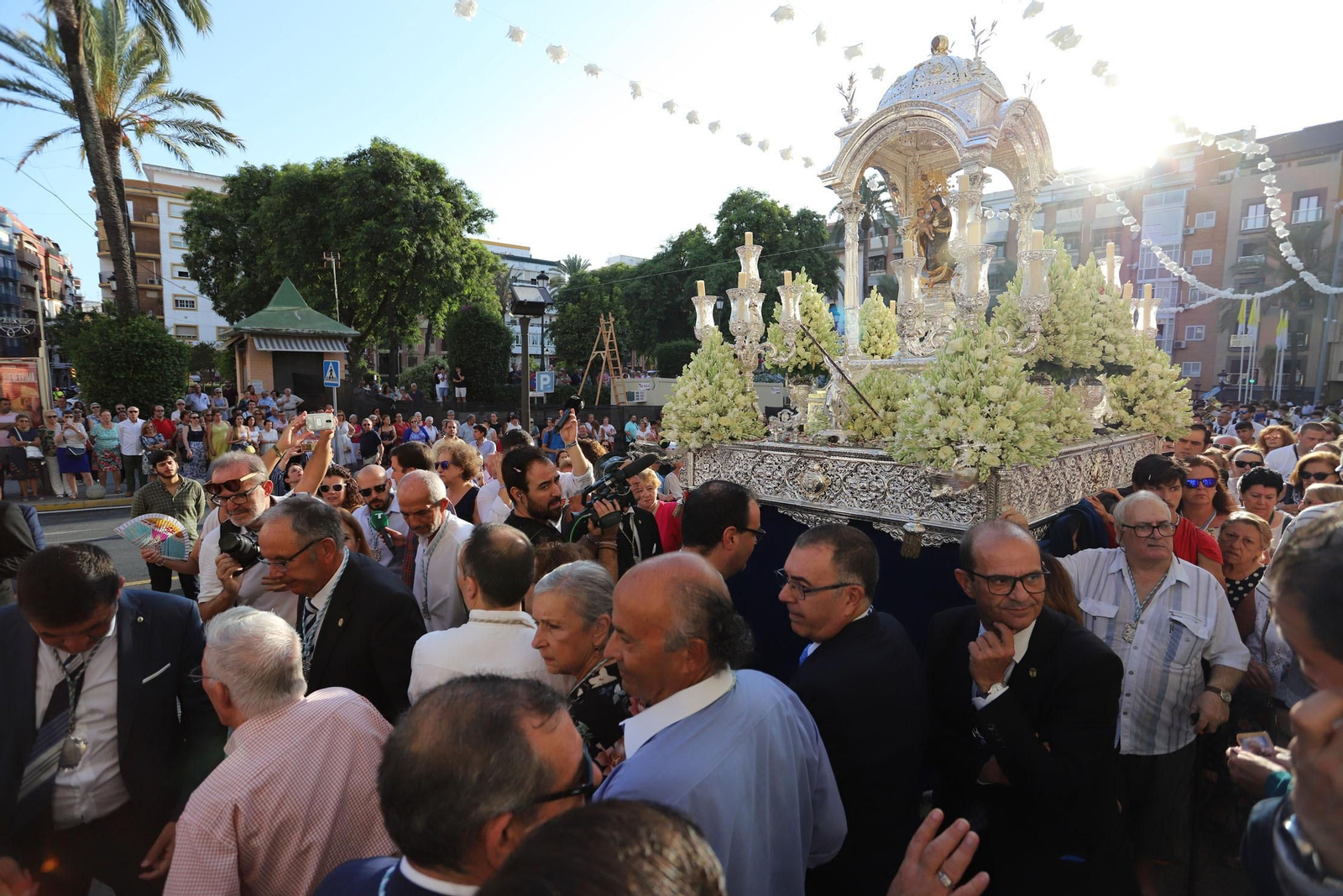 Traslado popular de la Virgen de la Cinta a su Santuario