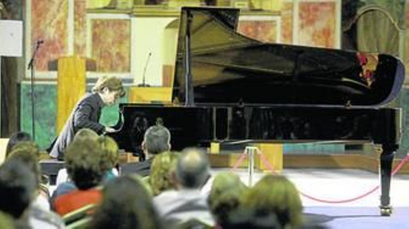 El joven pianista francés David Kadouch deleitó al público presente en el Oratorio.