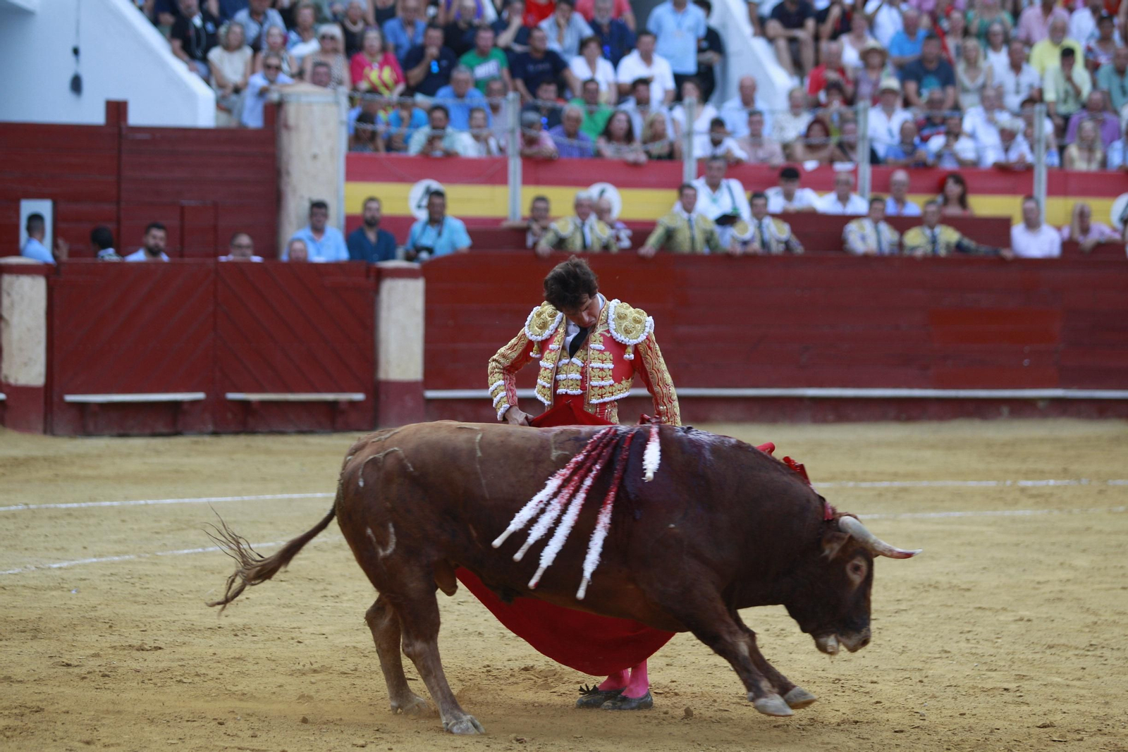 La despedida del torero Enrique Ponce de la Feria de Almería 2024, en imágenes