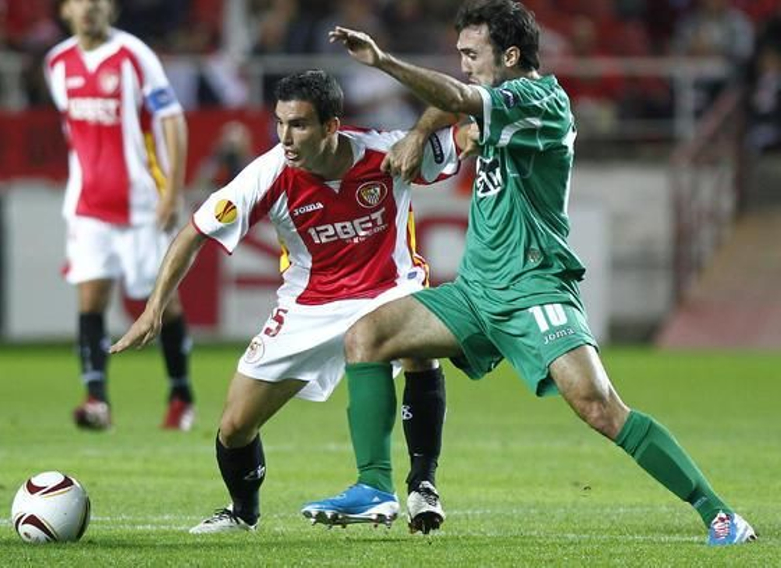 El Sevilla golea al Karpaty (4-0) en el Sánchez Pizjuán. / Antonio Pizarro