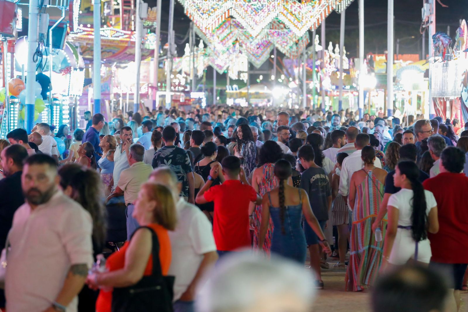 Búscate en las fotos del lunes en la Feria de La Línea