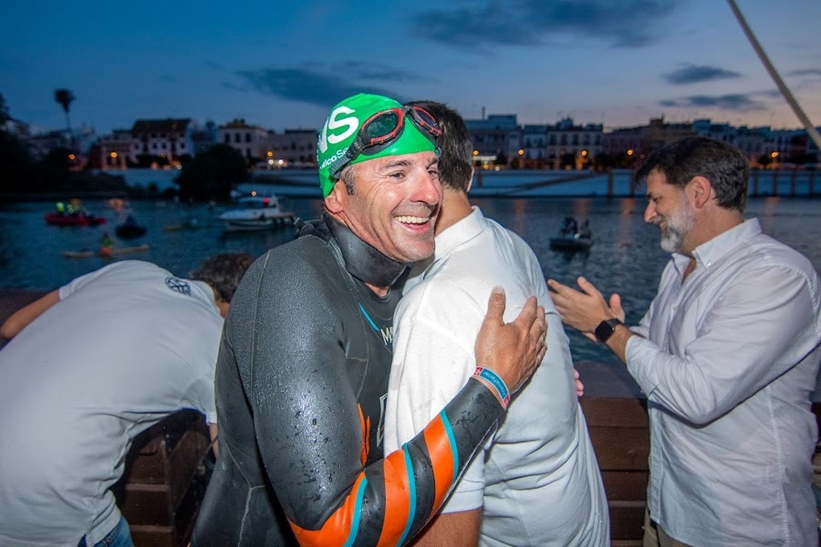 Triatlón a lo largo del Guadalquivir a beneficio de la Fundación Vicente Ferrer