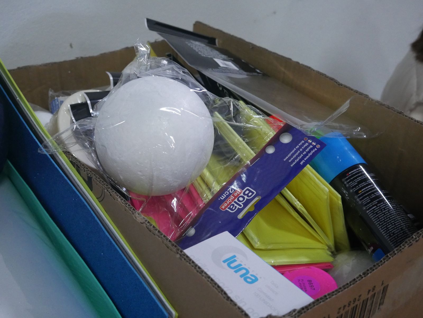 Imágenes de la elaboración de las carrozas tradicionales de Canjáyar