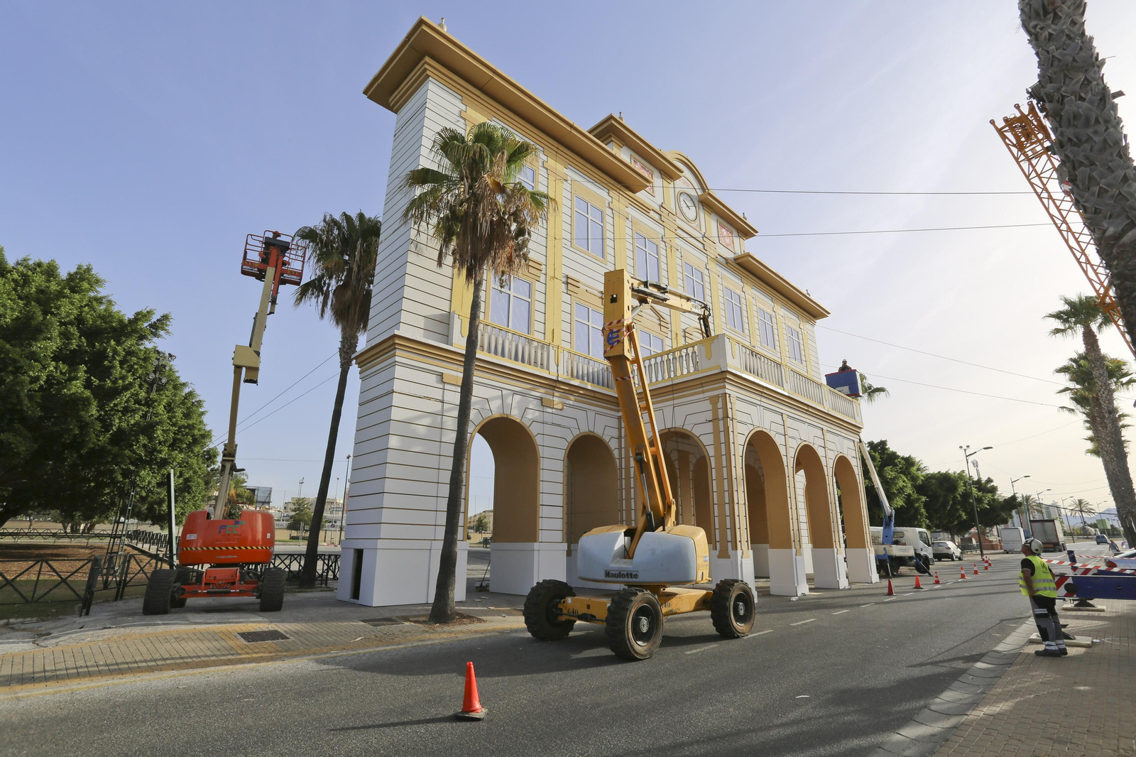 Últimos preparativos en el Real para la Feria de Málaga 2019