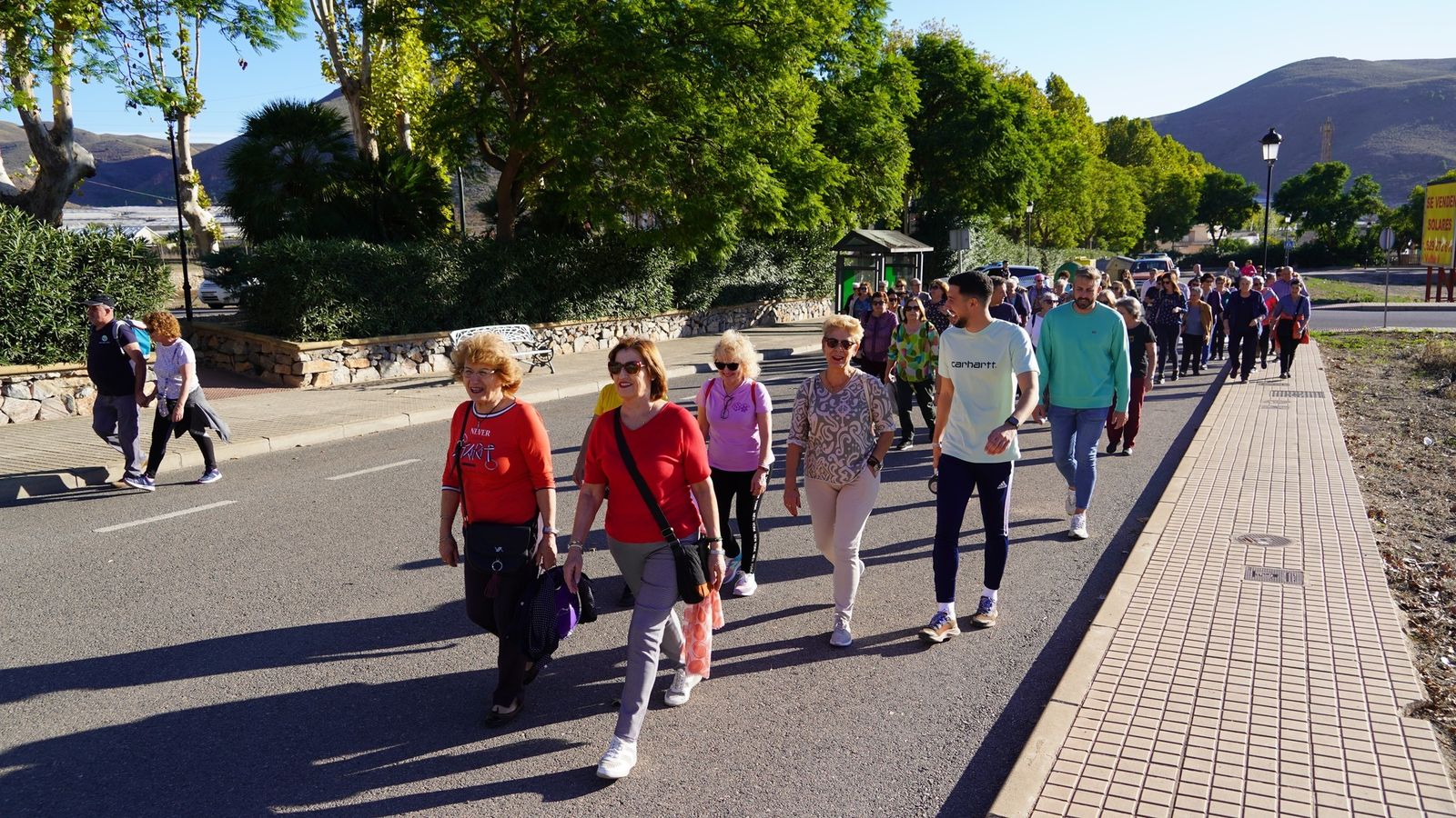 El  programa ‘Cuidando mi salud mental’ ha arrancado con una caminata por Berja