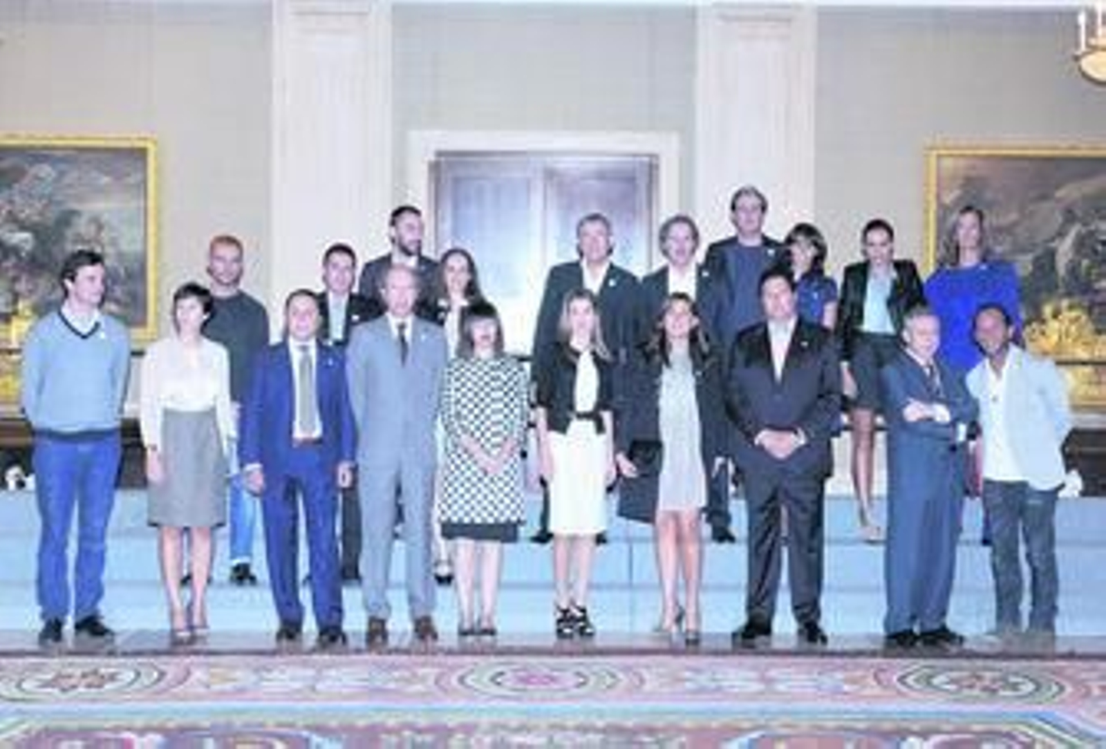 Doña Letizia apoya a la moda española y a los diseñadores