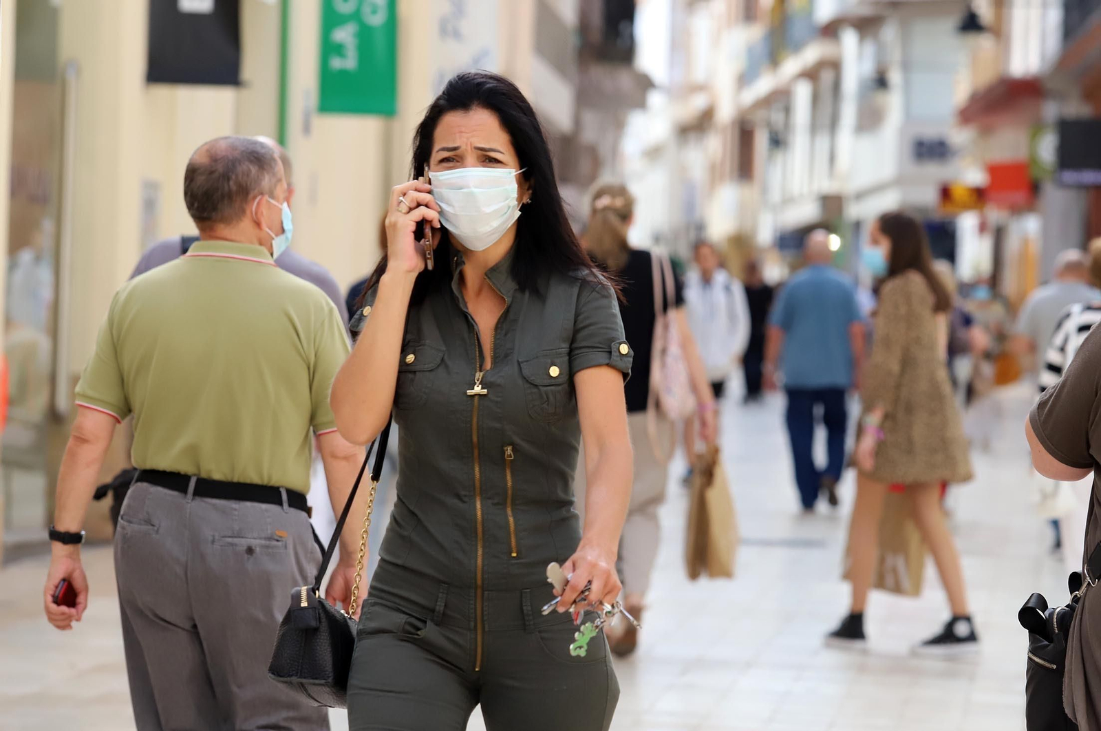 Ambiente en las calles de Huelva durante la desescalada.