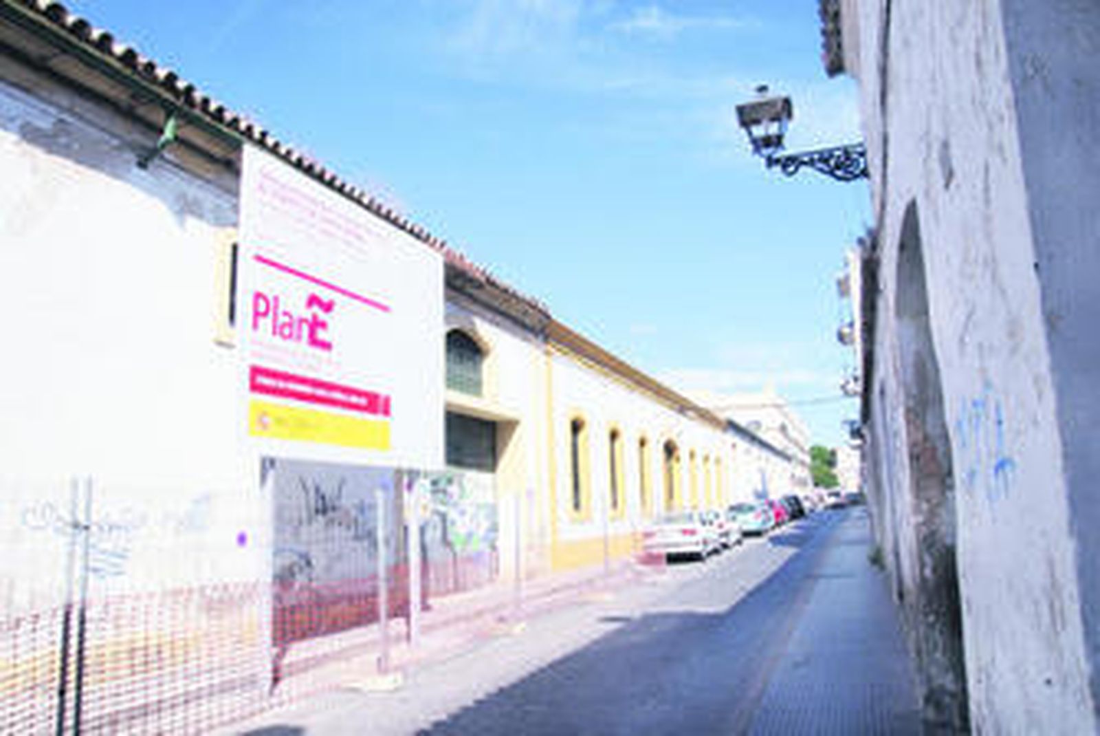 Todo está a punto en la bodega Cuvillo Los Moros para el inicio de las obras de restauración del edificio, que se usará como Archivo Histórico.