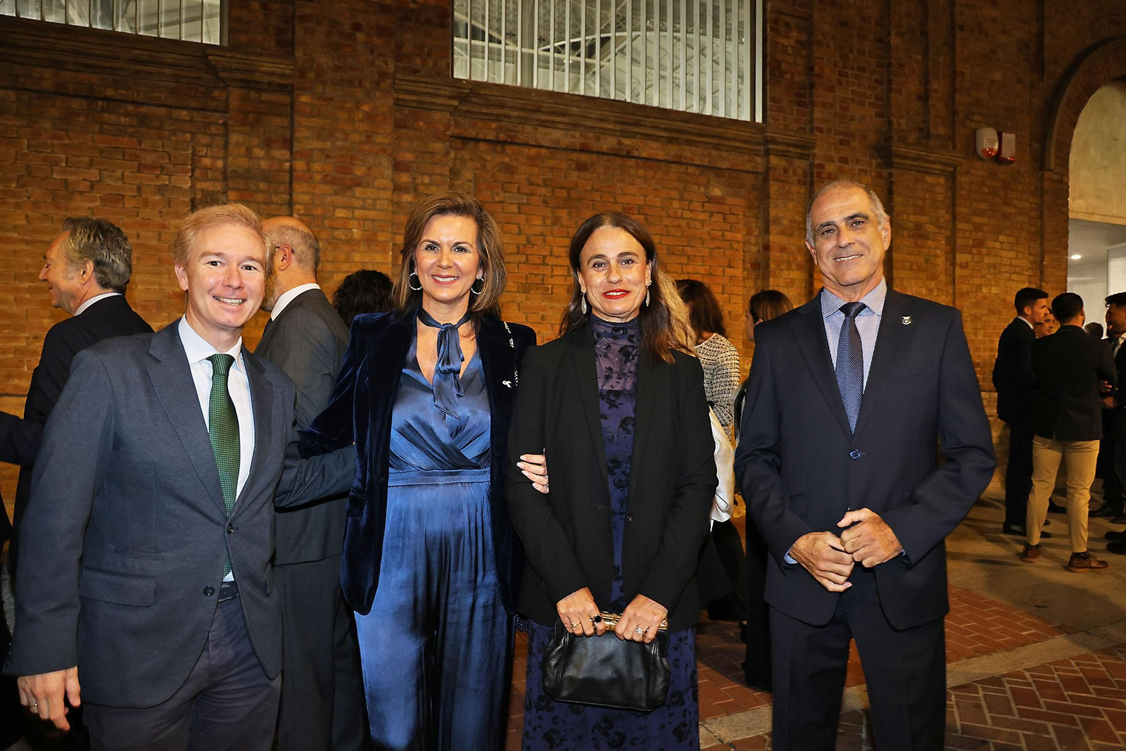 Imágenes de los invitados a la gala de los  37 premios Onubenses del Año