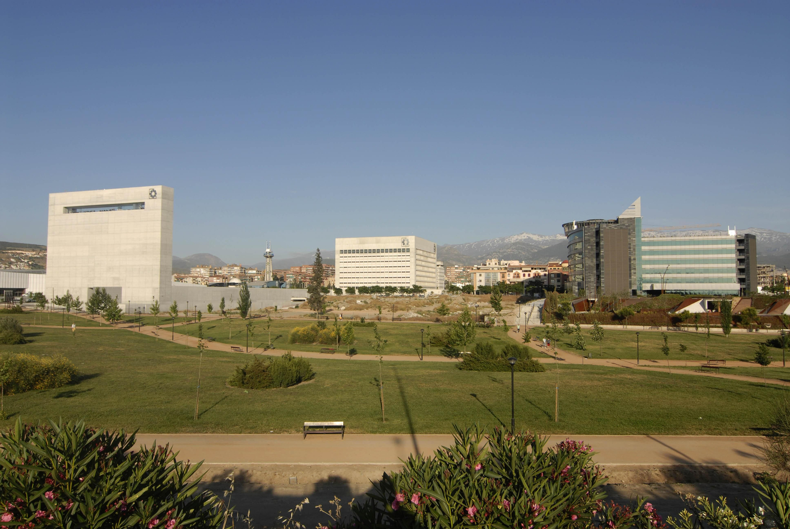 Granada apuesta por las políticas ambientales y la reducción de la contaminación.
