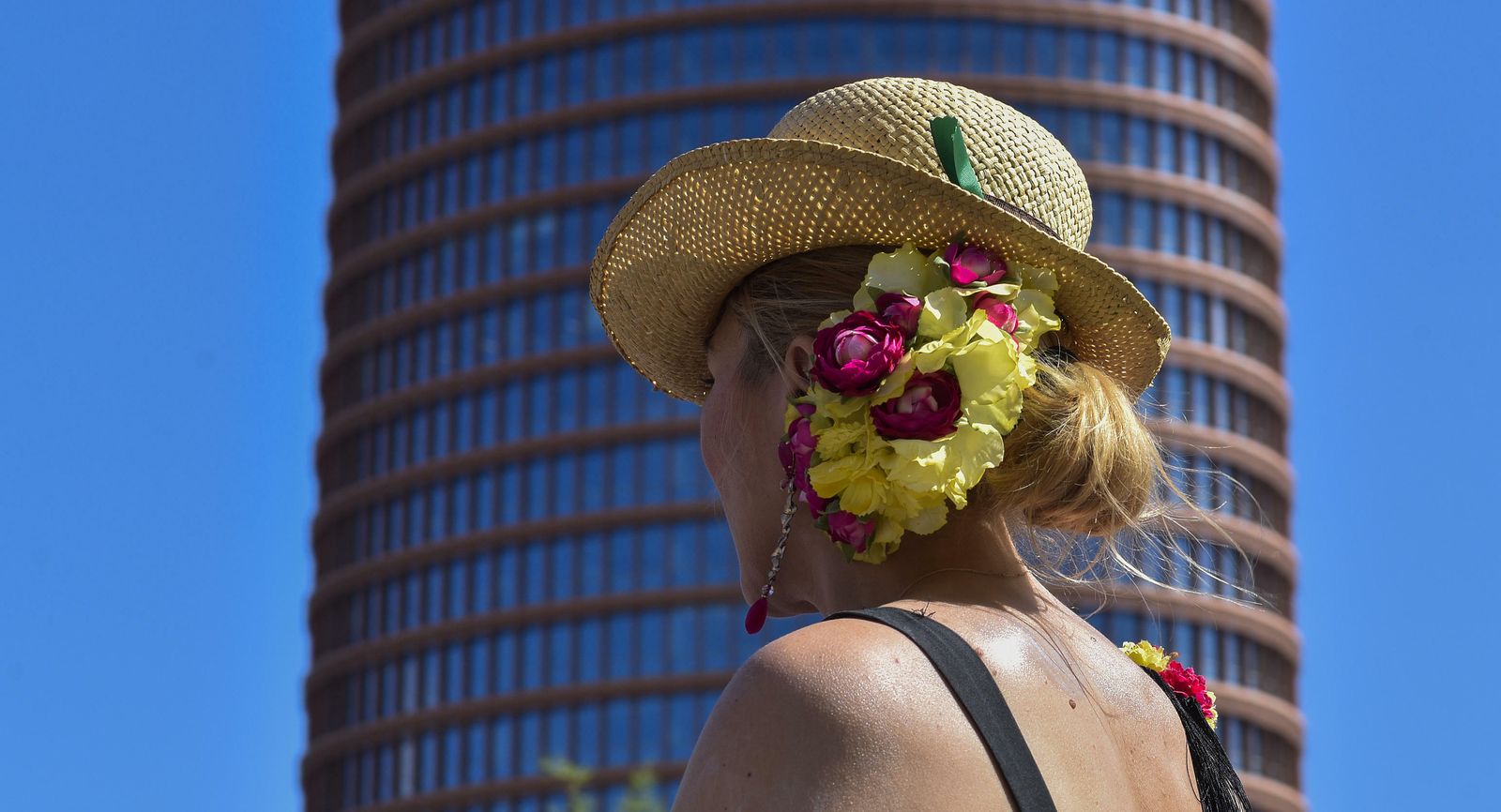 La salida de la Hermandad del Rocío de Triana, en imágenes
