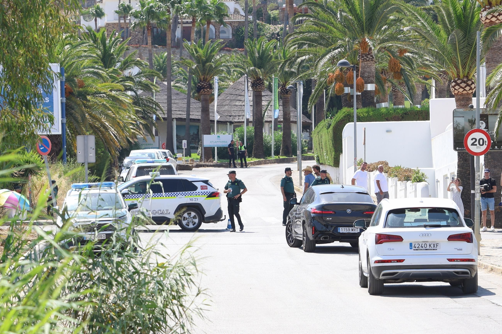 Las fotos de los efectos del incendio forestal en la Sierra de la Plata y Atlanterra, en Tarifa