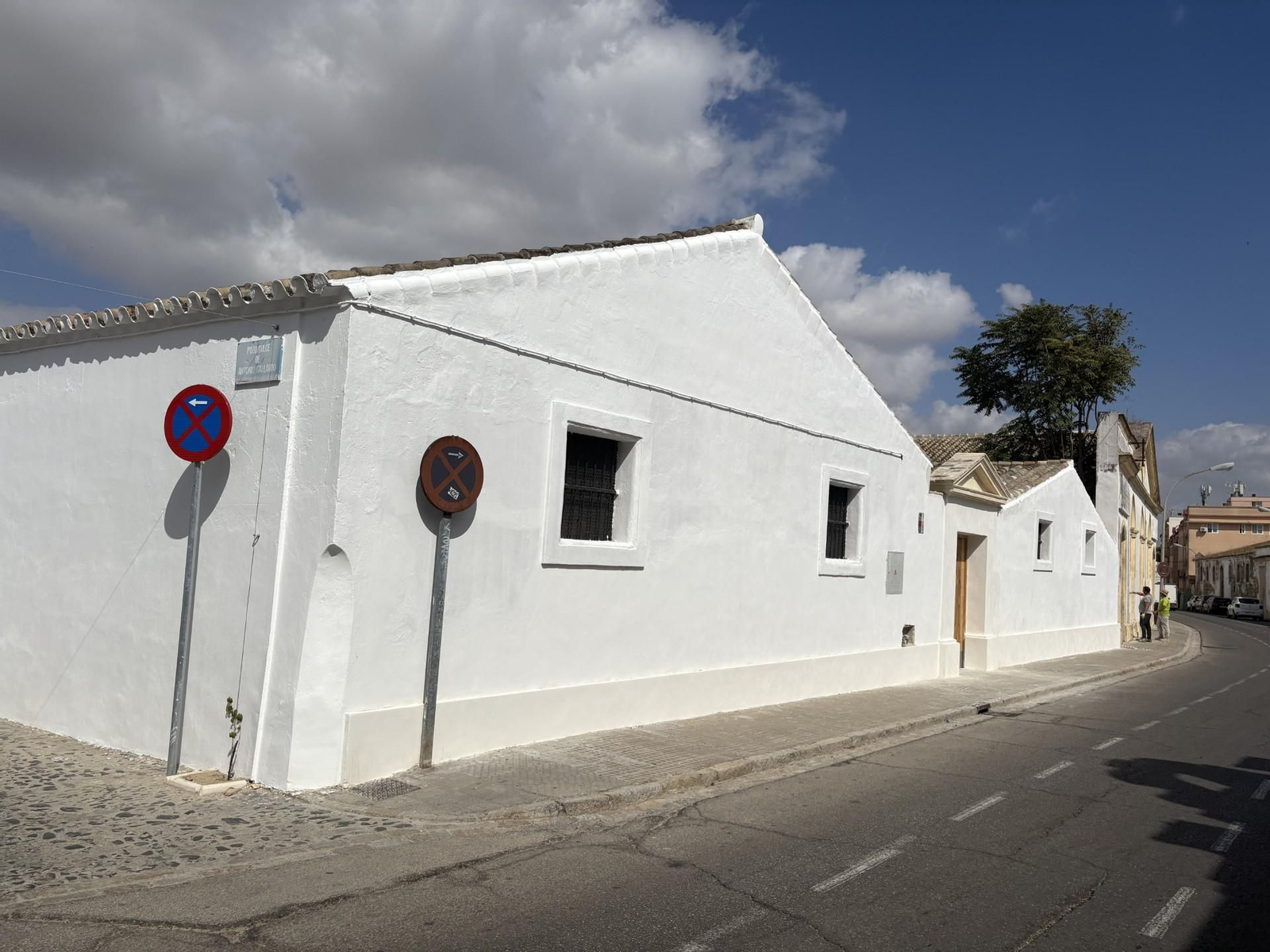 Exterior de Bodegas Serdio.