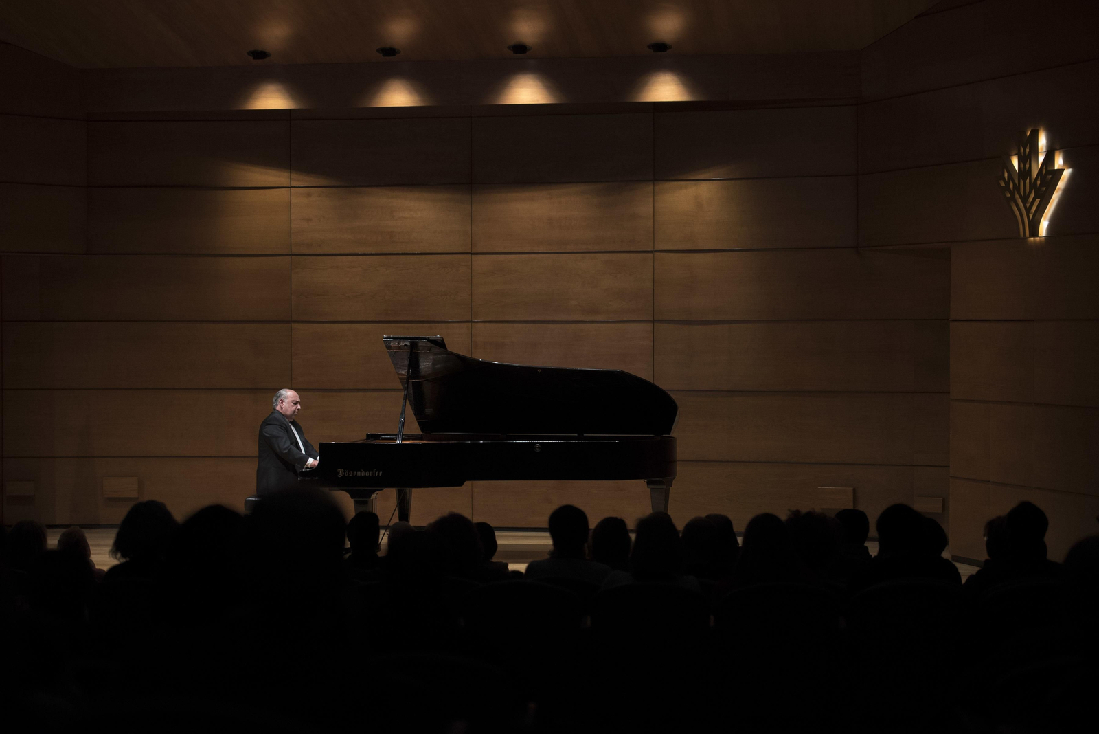 Imágenes del recital del pianista Juan José Muñoz Cañivano en Granada