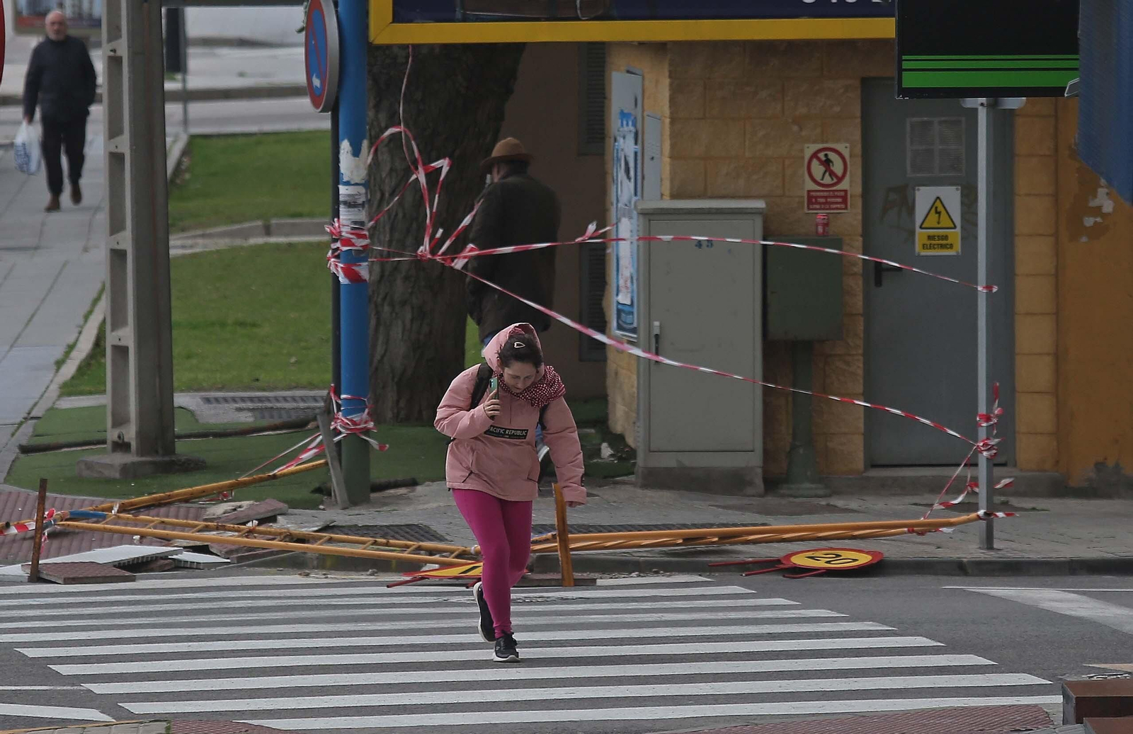 Fotos de los efectos del temporal de viento en Algeciras