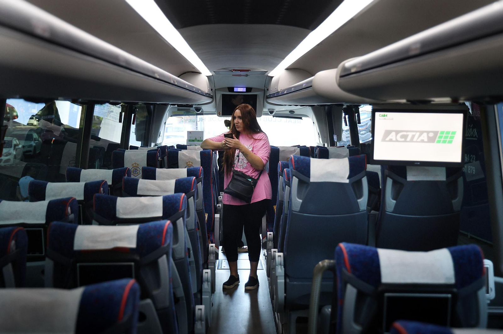 Imágenes del nuevo autobús oficial del Recreativo de Huelva