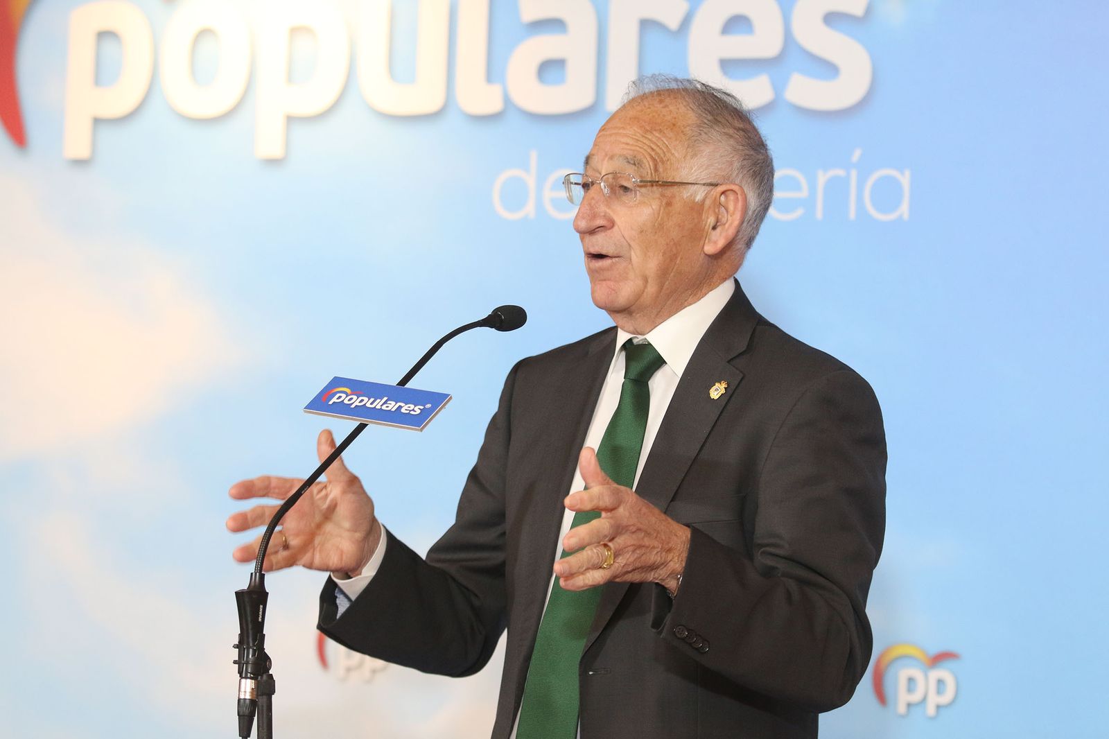 Las imágenes de la visita de Juanma Moreno a Almería