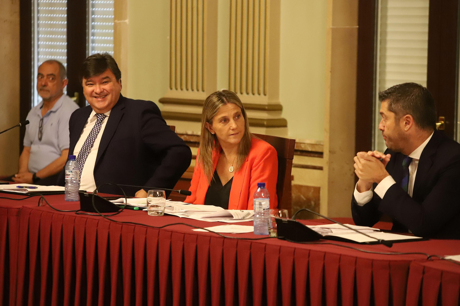 Imágenes del pleno municipal del Ayuntamiento de Huelva