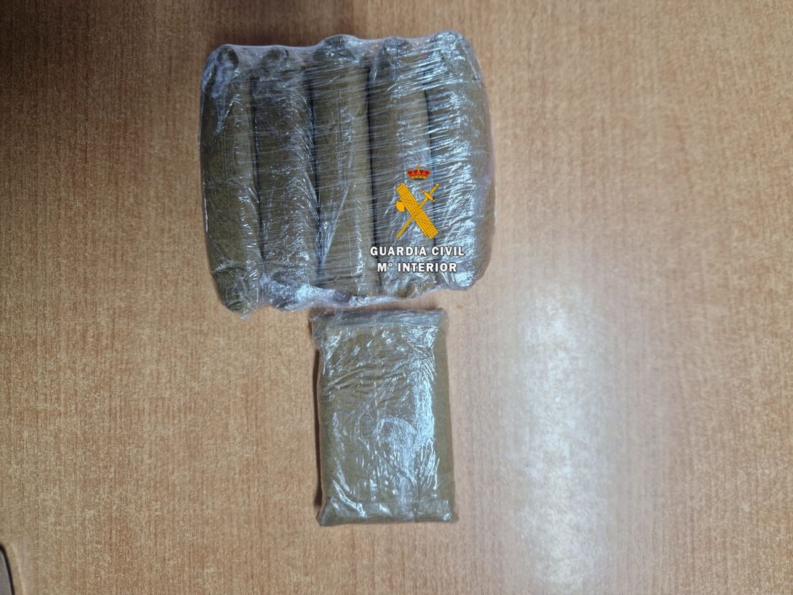 Bolsas con 600 gramos de polen de hachís encontrados en el estudio de tatuajes.