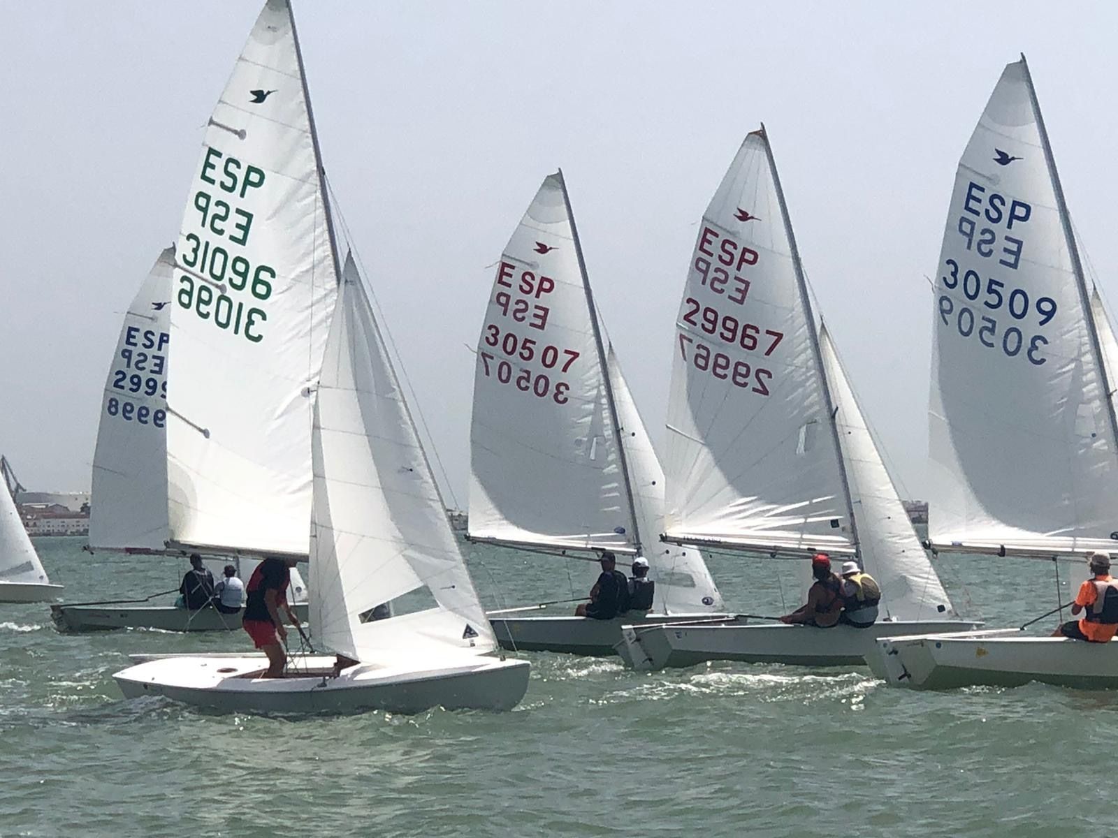 La clase Snipe tiene una cita en aguas de la Bahía de Cádiz.
