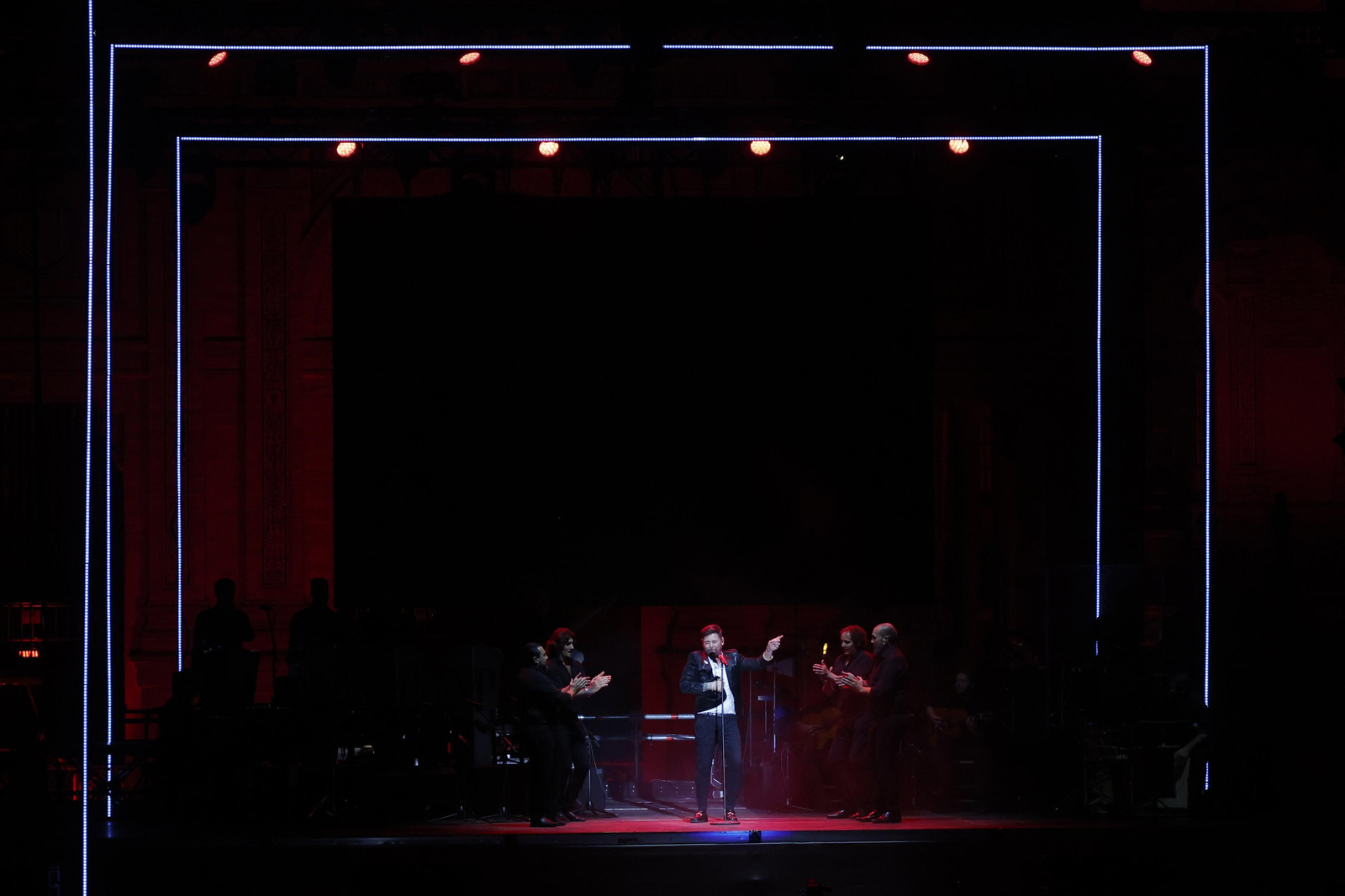 Las Imágenes del concierto de Miguel Poveda en Sevilla