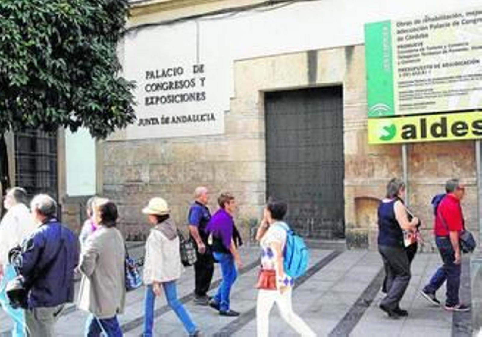 El Palacio de Congresos de la calle Torrijos, junto a la Mezquita-Catedral, cerrado.