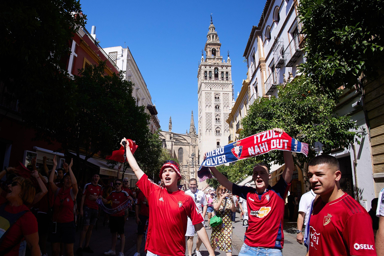Las fotos de aficionados de Real Madrid y Osasuna el día de la final de Copa en Sevilla