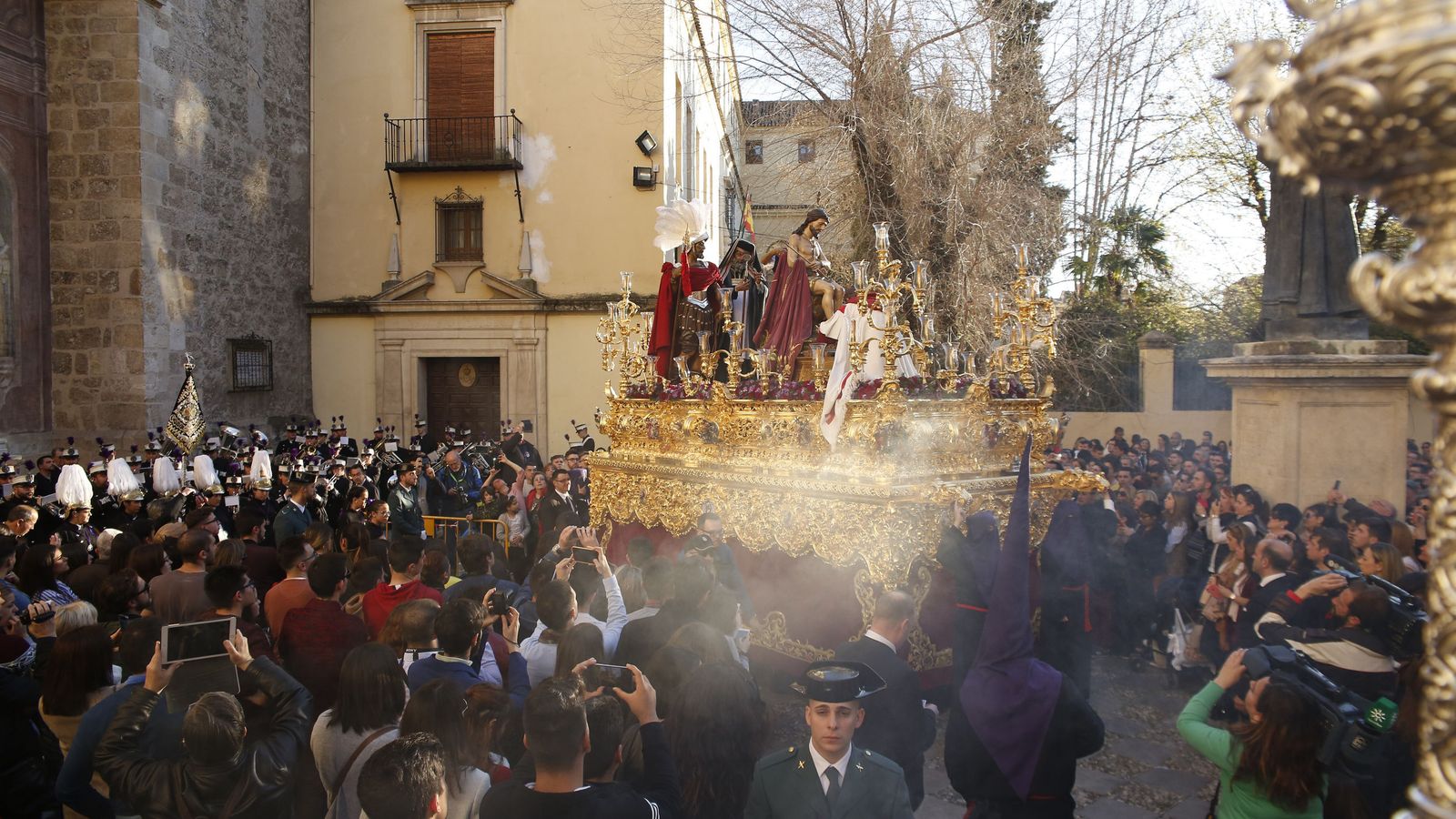 Salida del Señor de la Humildad desde Santo Domingo