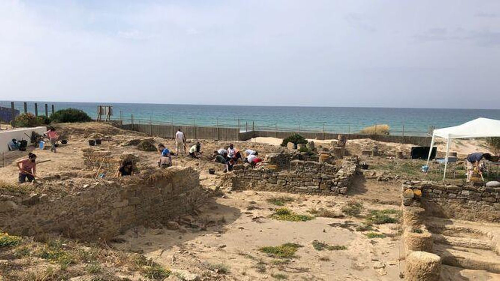 Trabajos en la factoría de salazones en Baelo Claudia