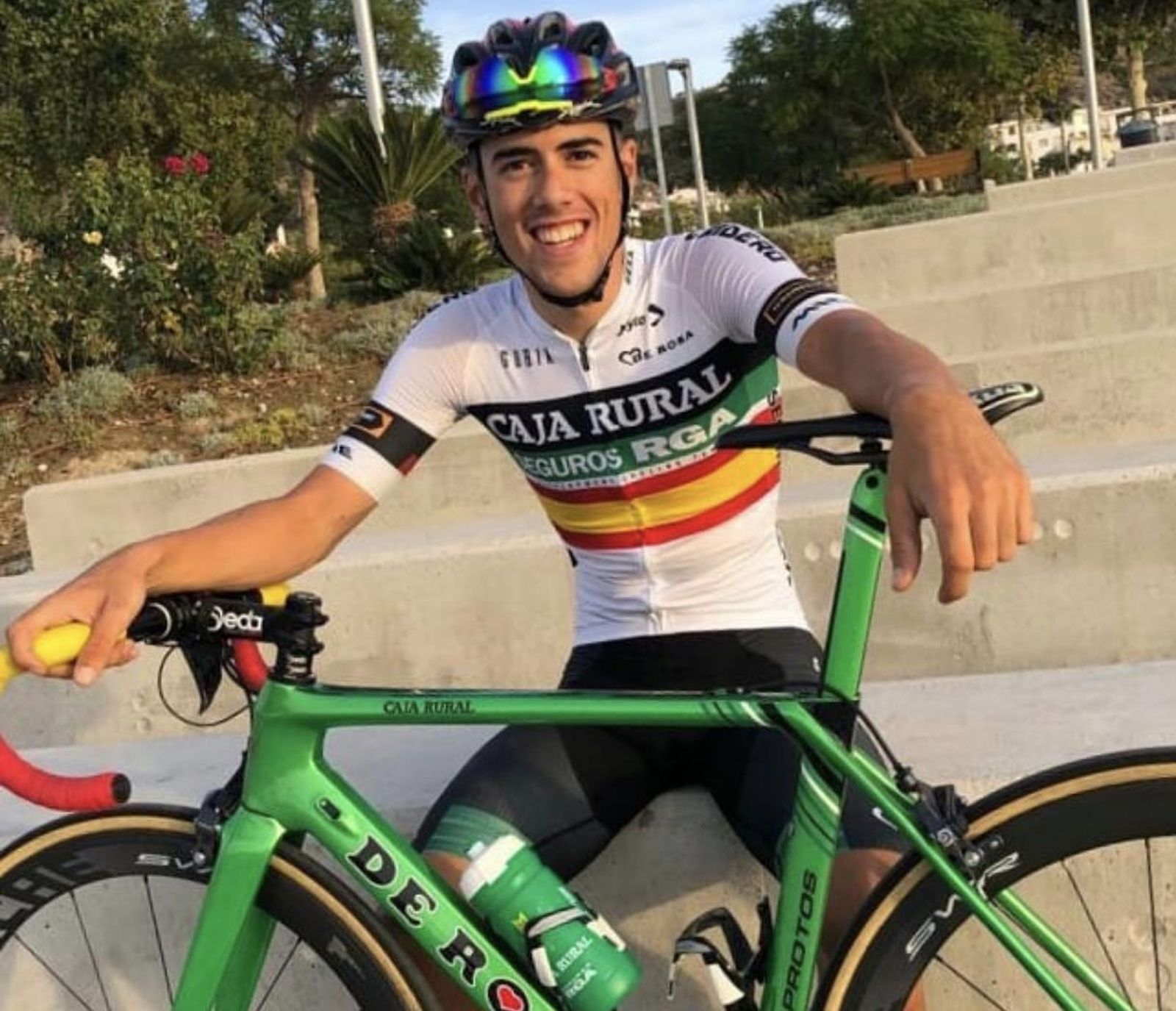 Carmelo Urbano, con el maillot de su equipo.