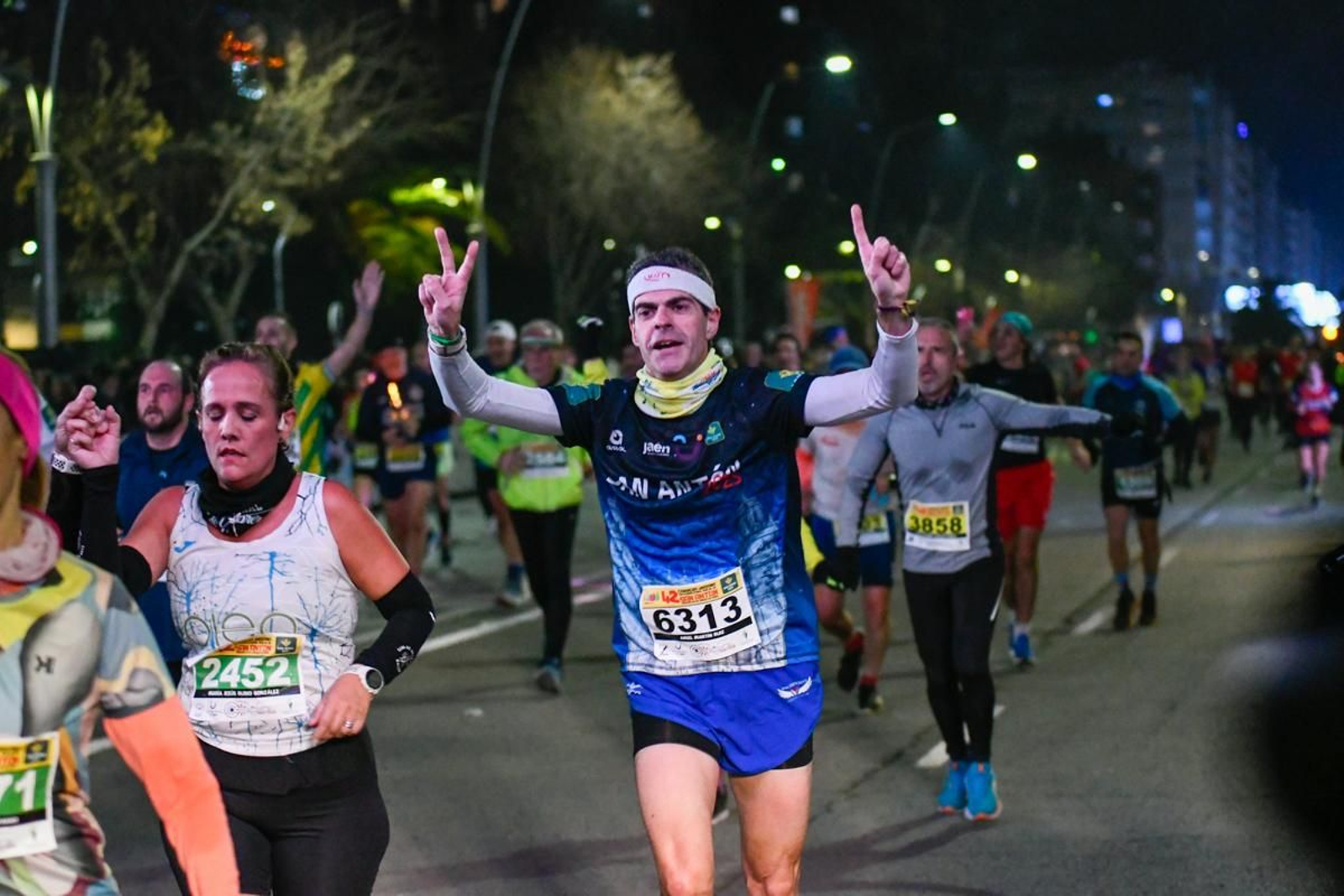 En imágenes: búscate en tu llegada a meta de la Carrera de San Antón 2025 (6)