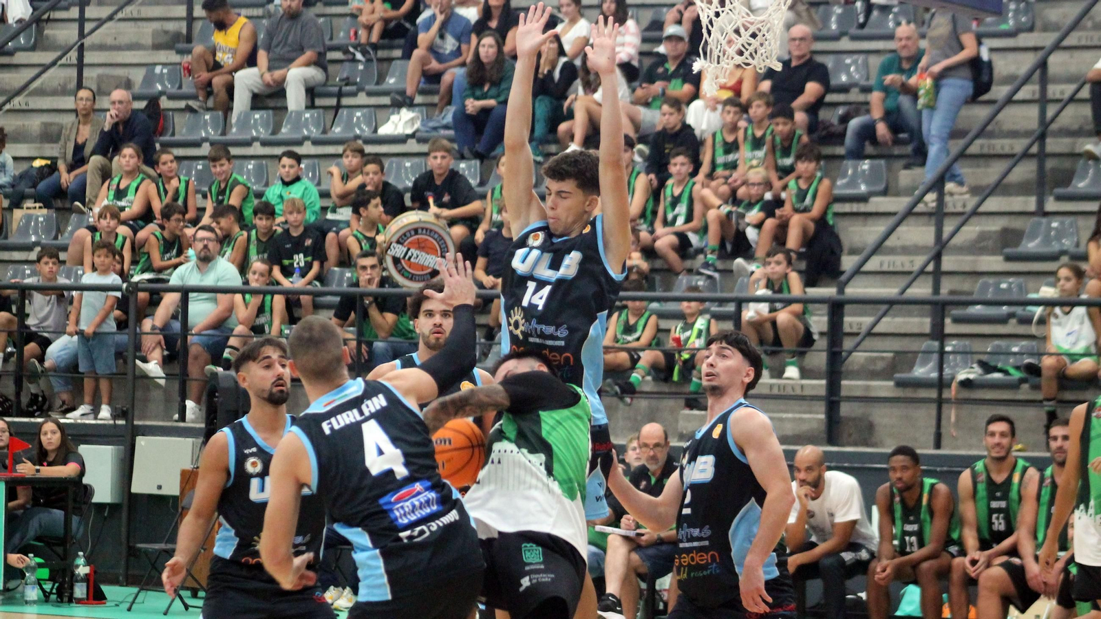 Una acción defensiva de la ULB, este sábado en San Fernando