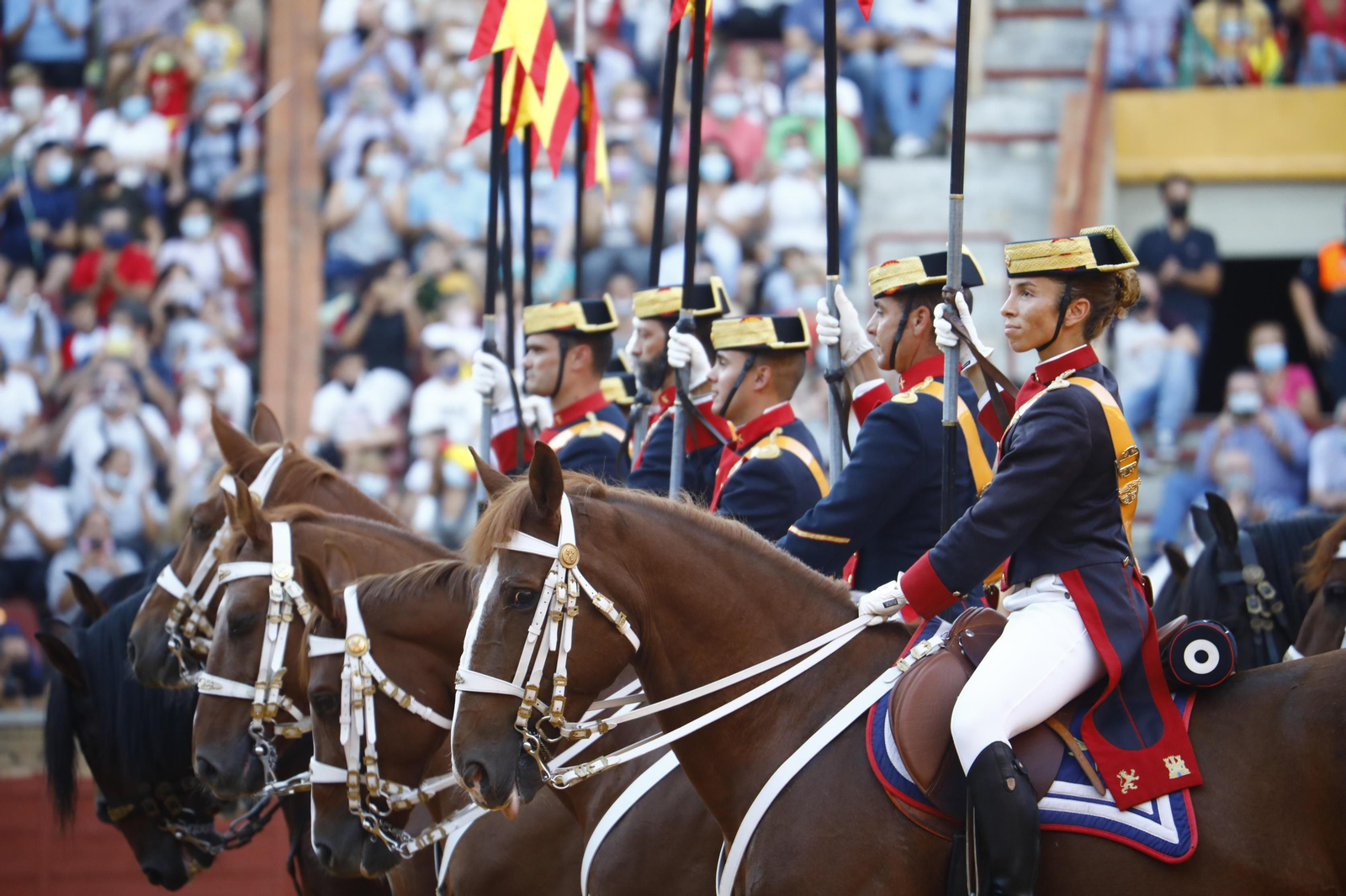 La impresionante exhibición de la Guardia Civil en la plaza de toros de Córdoba, en fotografías